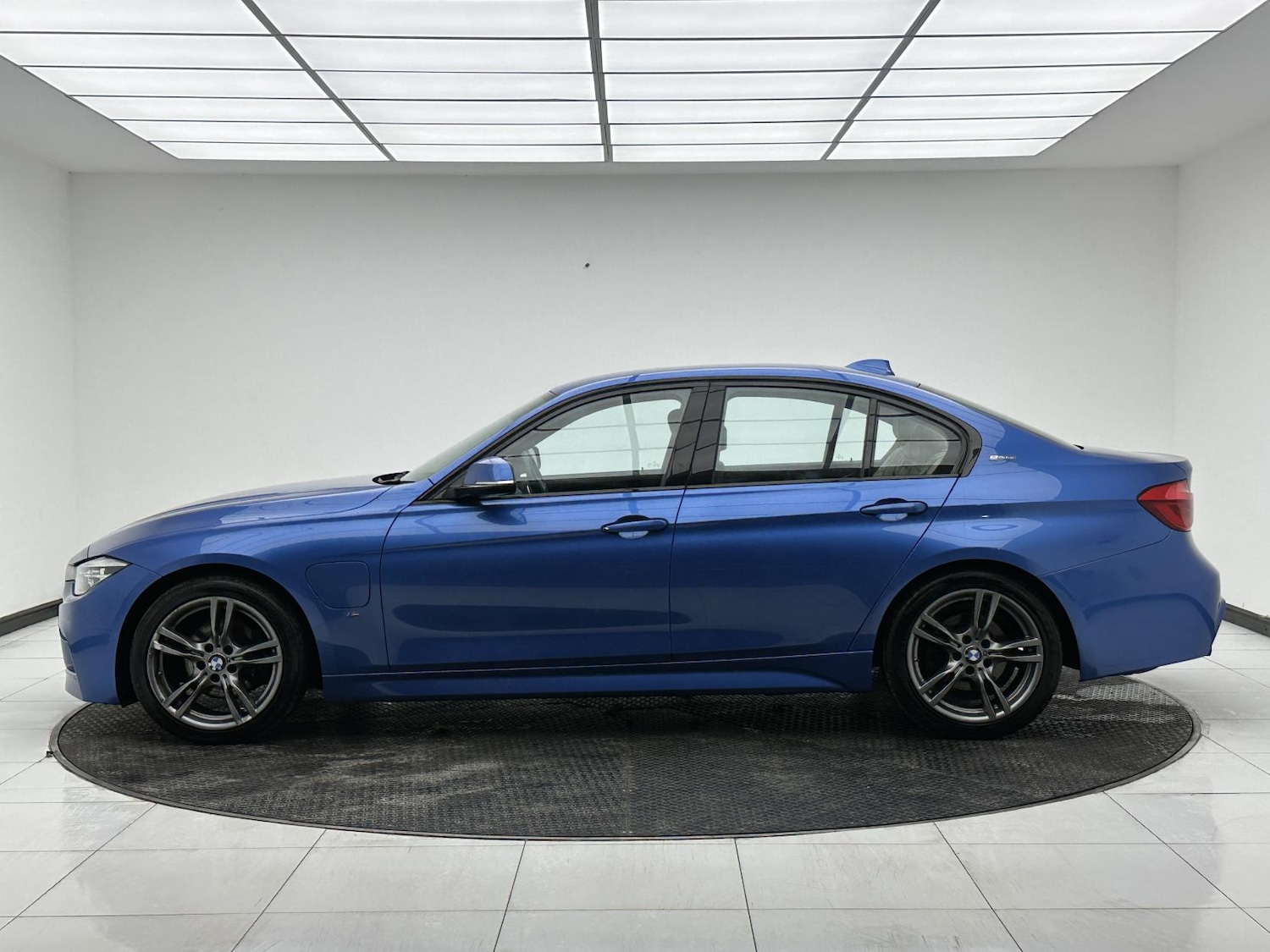 Used BMW 3 Series 2017 for sale - 76885277: Photo 4