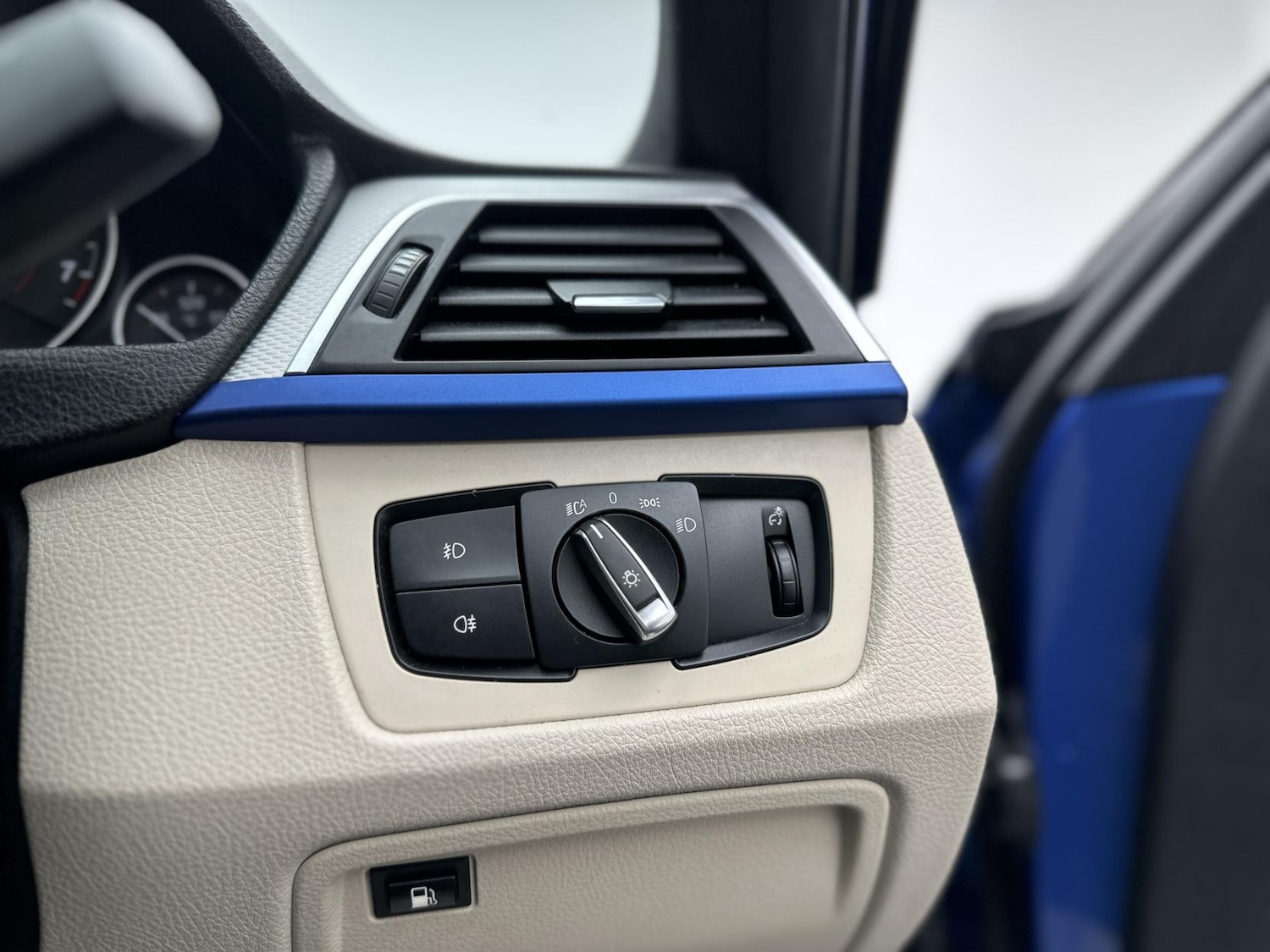 Used BMW 3 Series 2017 for sale - 76885277: Photo 44