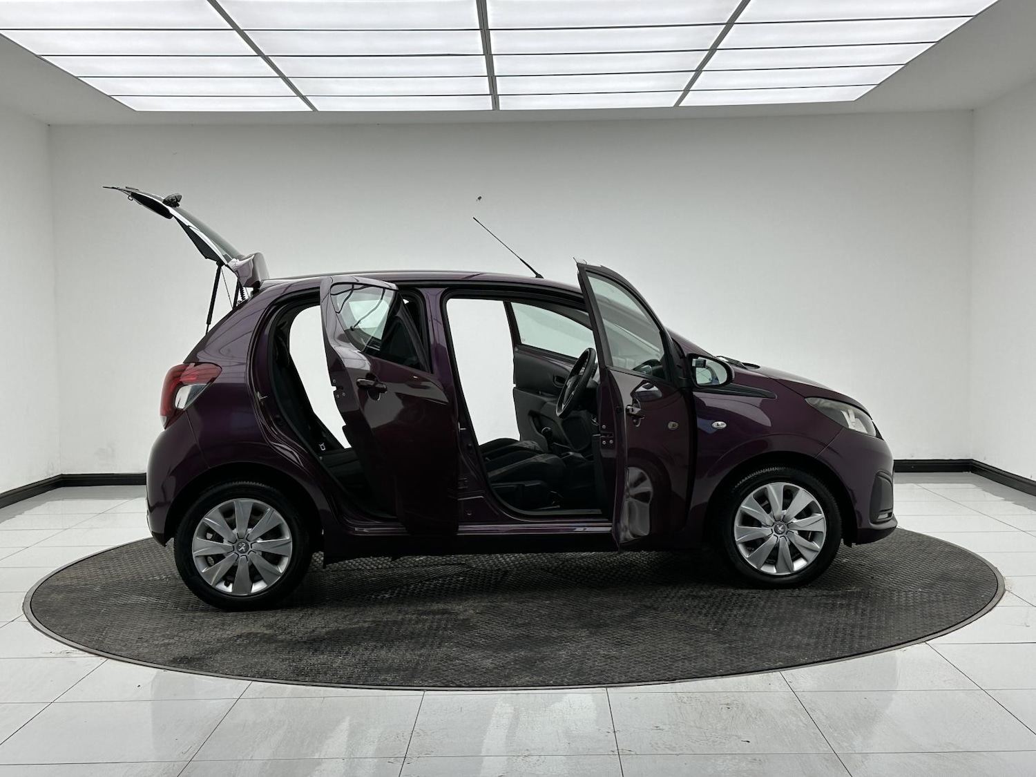 Used Peugeot 108 2016 for sale - 76951958: Photo 11