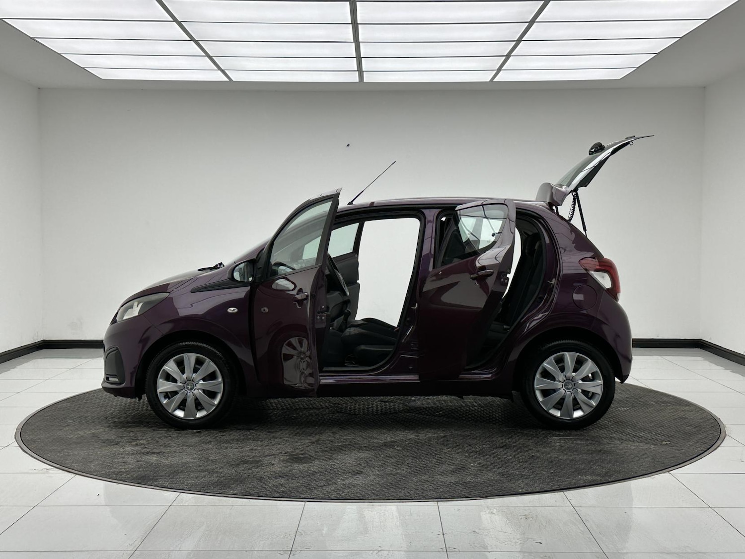 Used Peugeot 108 2016 for sale - 76951958: Photo 12