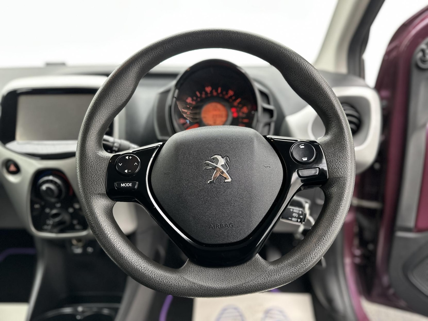 Used Peugeot 108 2016 for sale - 76951958: Photo 24