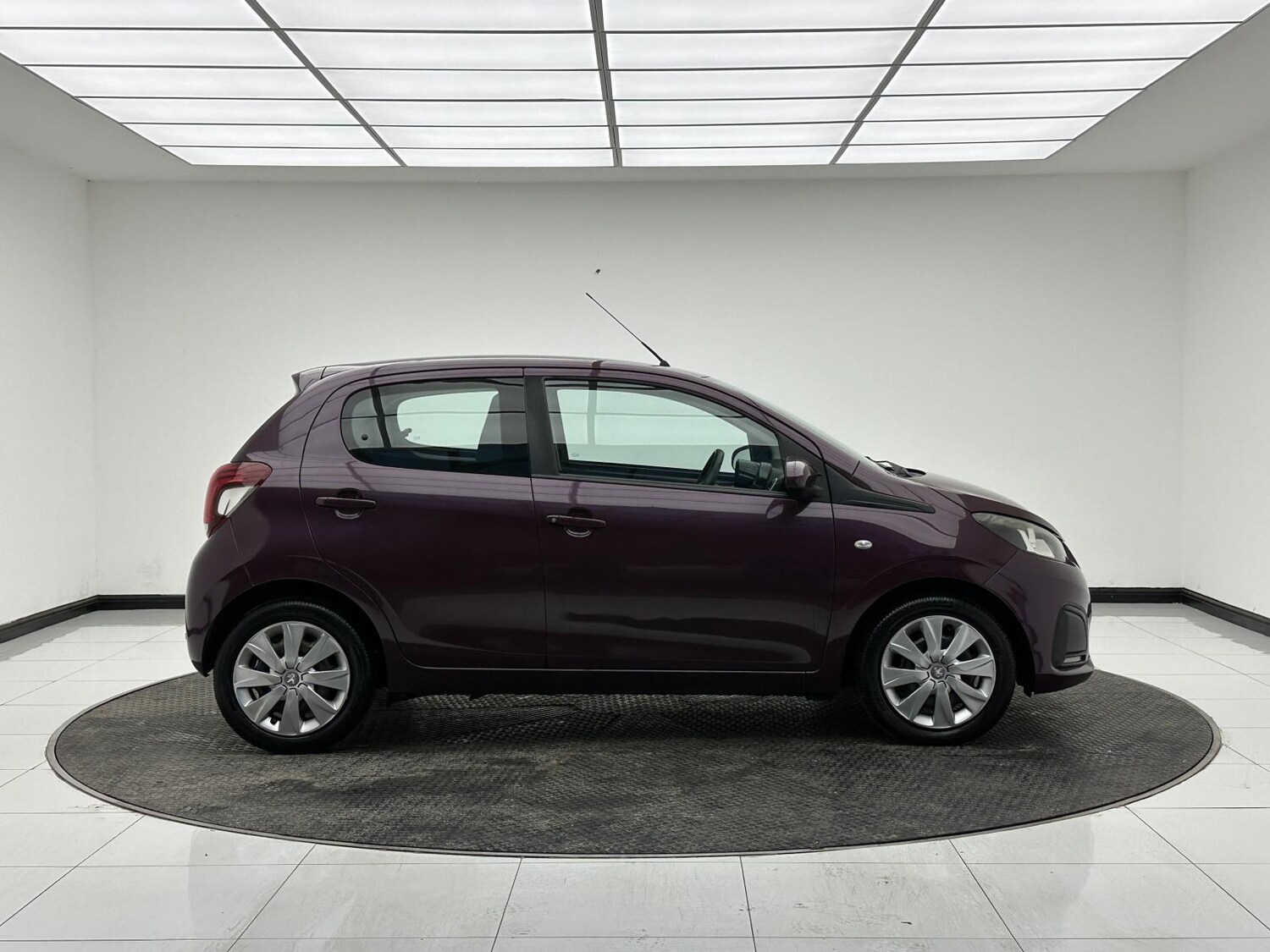Used Peugeot 108 2016 for sale - 76951958: Photo 9
