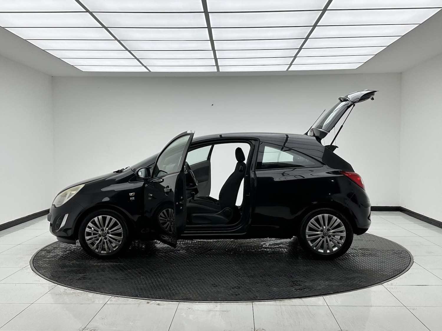 Used Vauxhall Corsa 2011 for sale - 76590085: Photo 12