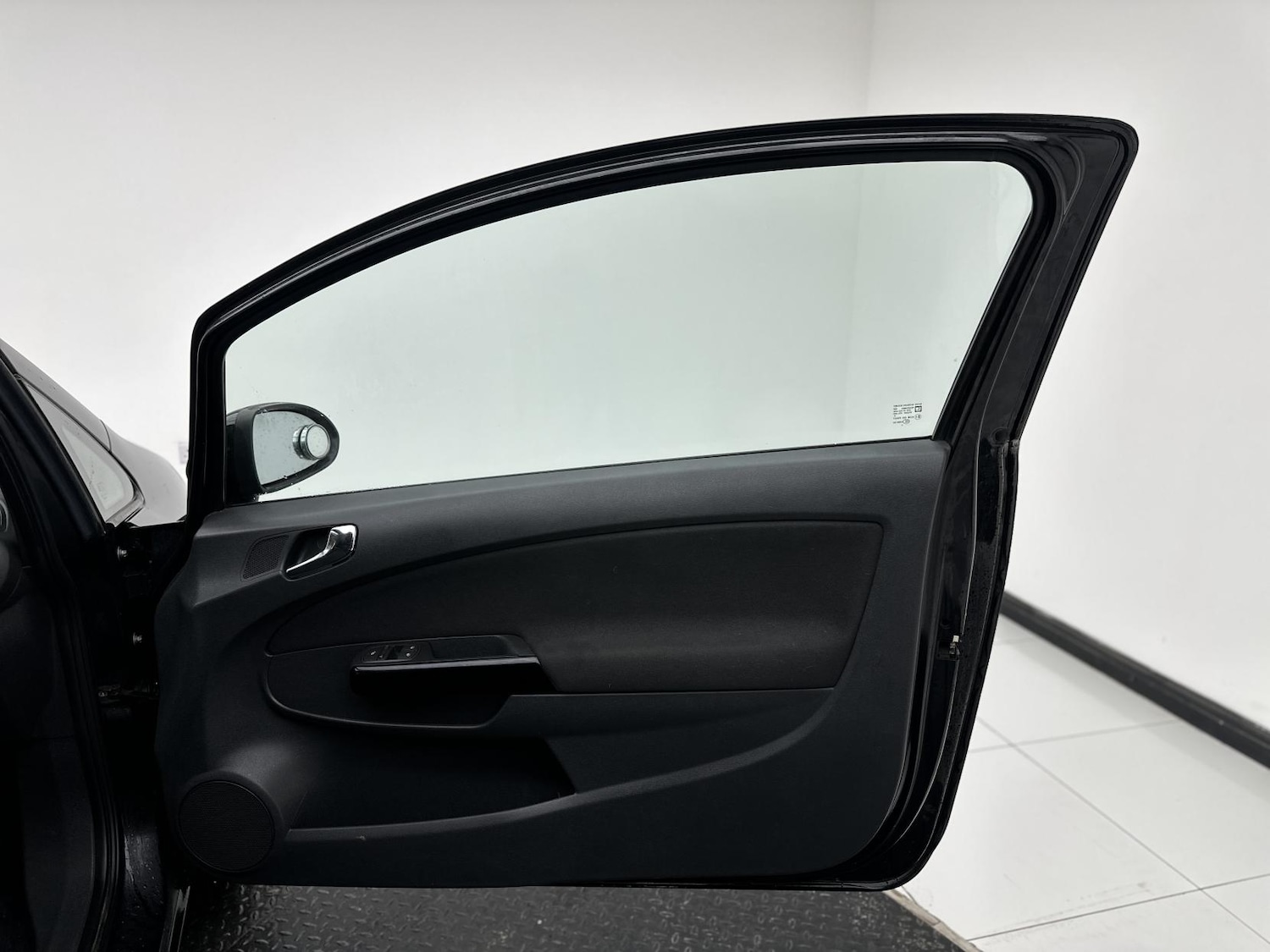 Used Vauxhall Corsa 2011 for sale - 76590085: Photo 17