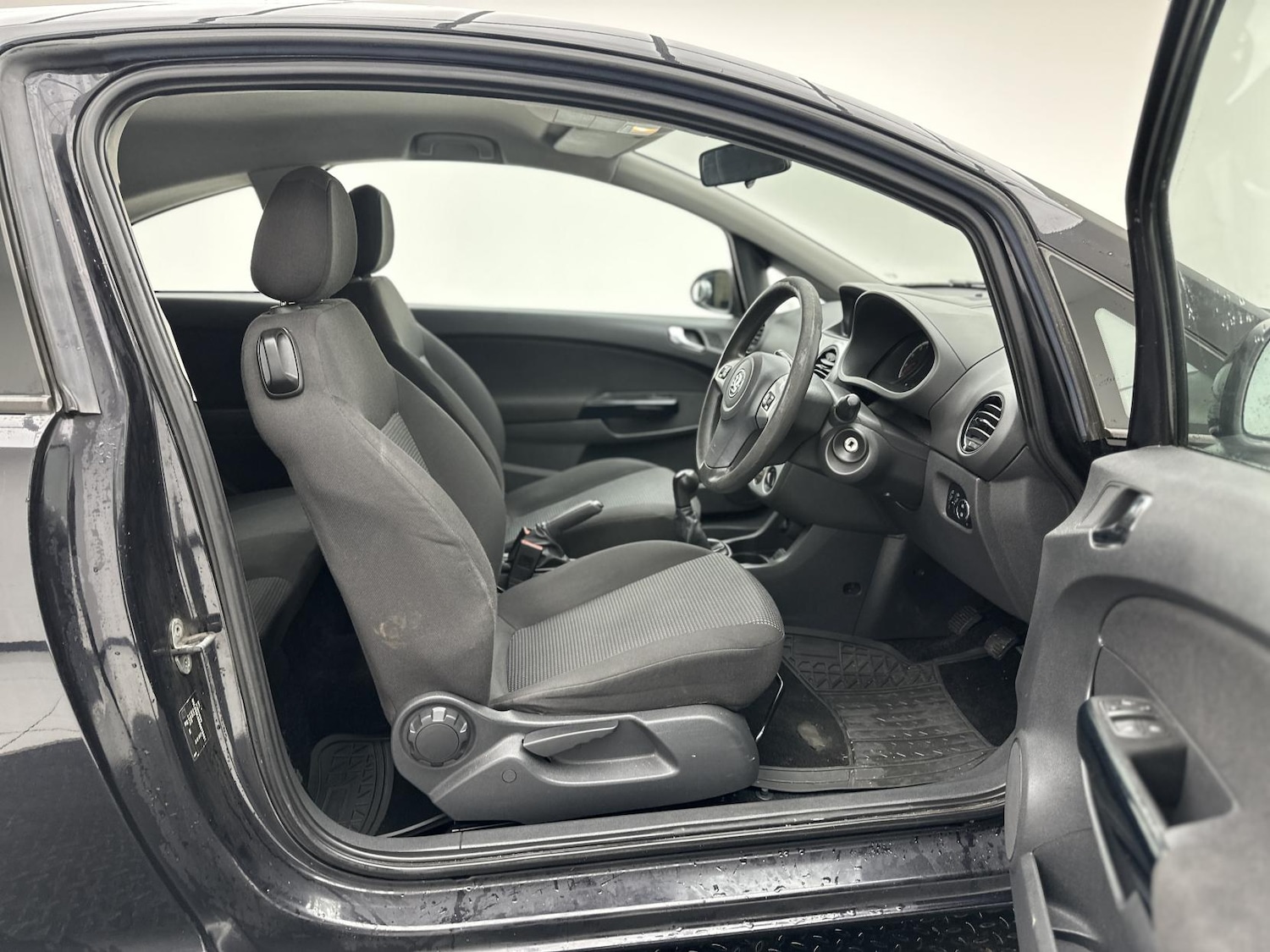 Used Vauxhall Corsa 2011 for sale - 76590085: Photo 18