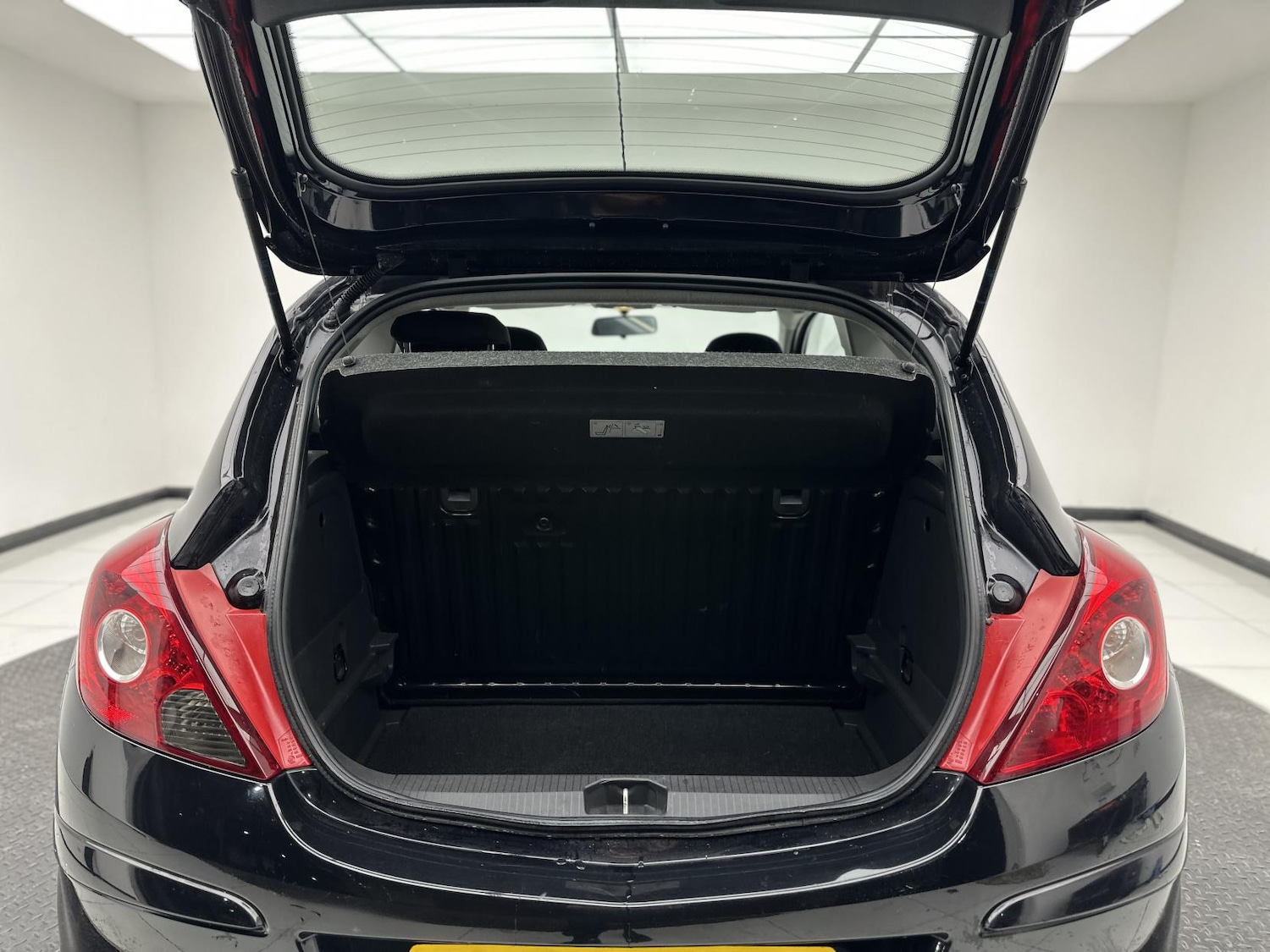 Used Vauxhall Corsa 2011 for sale - 76590085: Photo 21