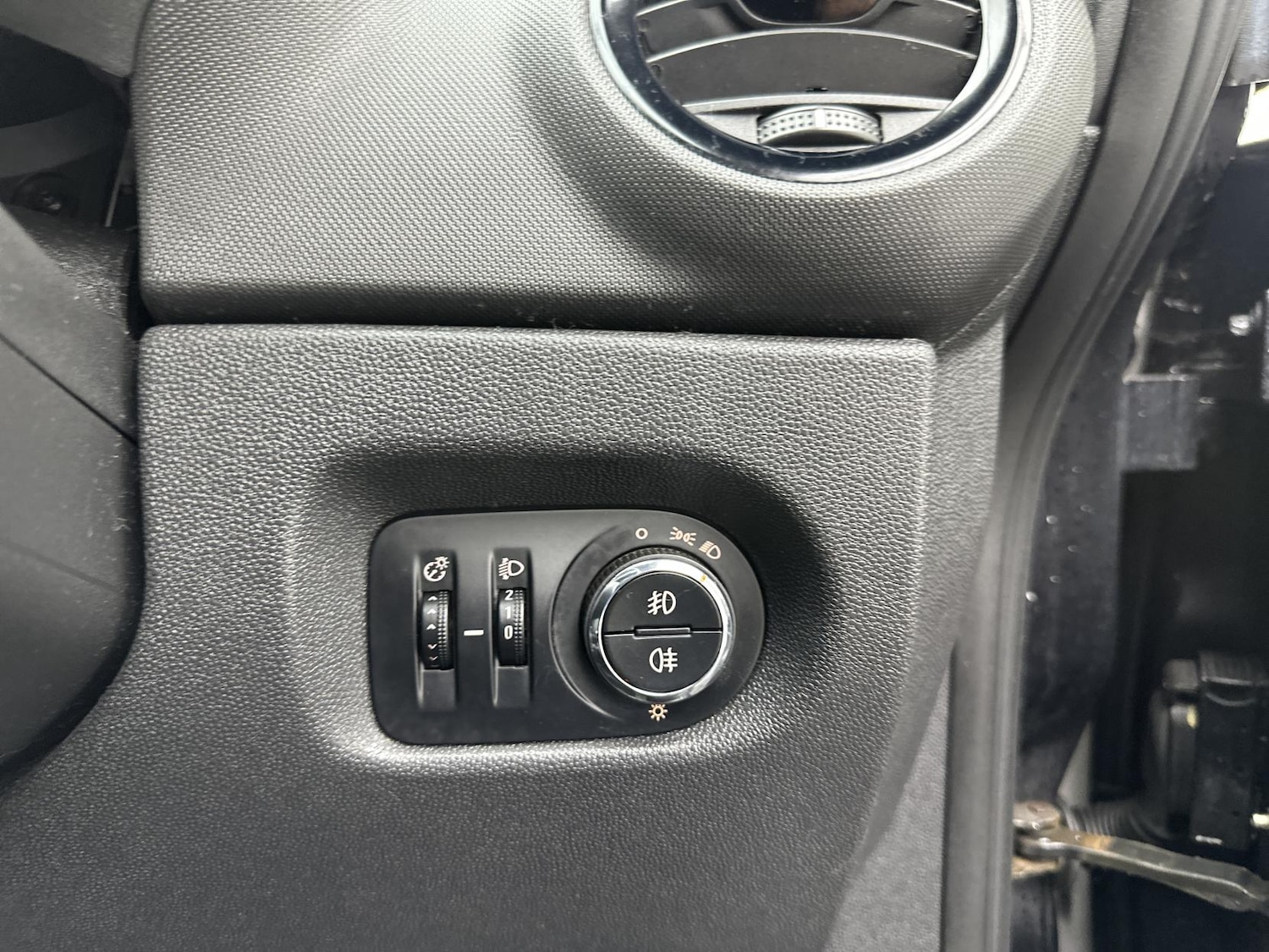 Used Vauxhall Corsa 2011 for sale - 76590085: Photo 34