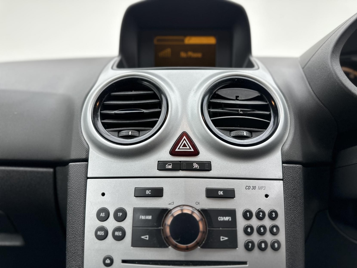 Used Vauxhall Corsa 2011 for sale - 76590085: Photo 38