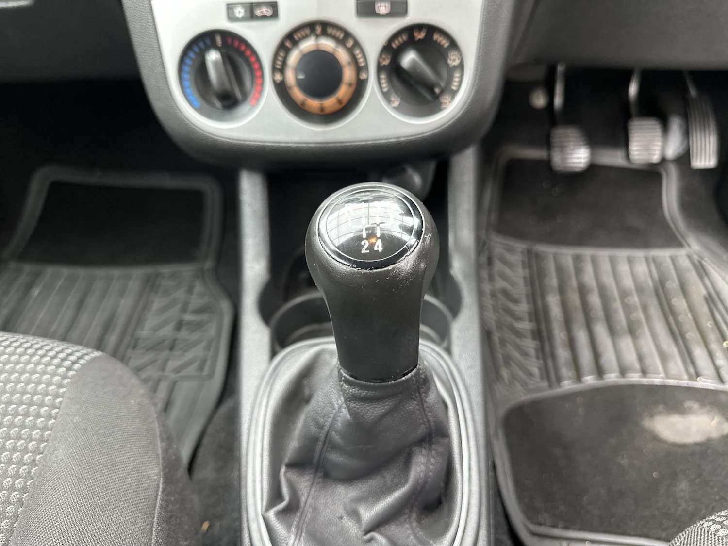 Used Vauxhall Corsa 2011 for sale - 76590085: Photo 40