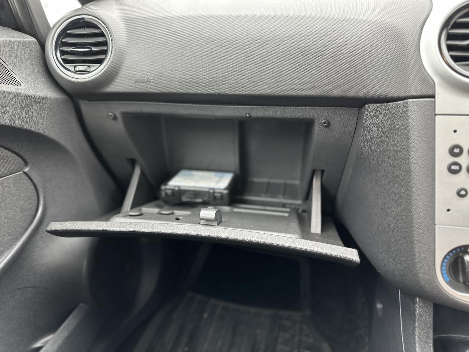 Used Vauxhall Corsa 2011 for sale - 76590085: Photo 42