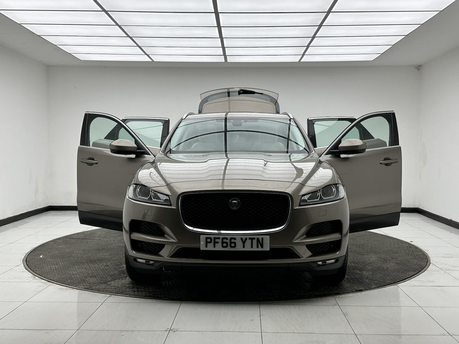 Used Jaguar F-Pace 2017 for sale - 77453773: Photo 14