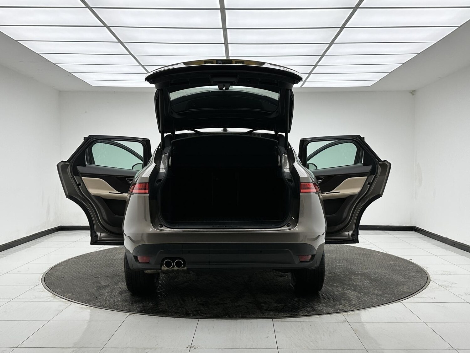 Used Jaguar F-Pace 2017 for sale - 77453773: Photo 16