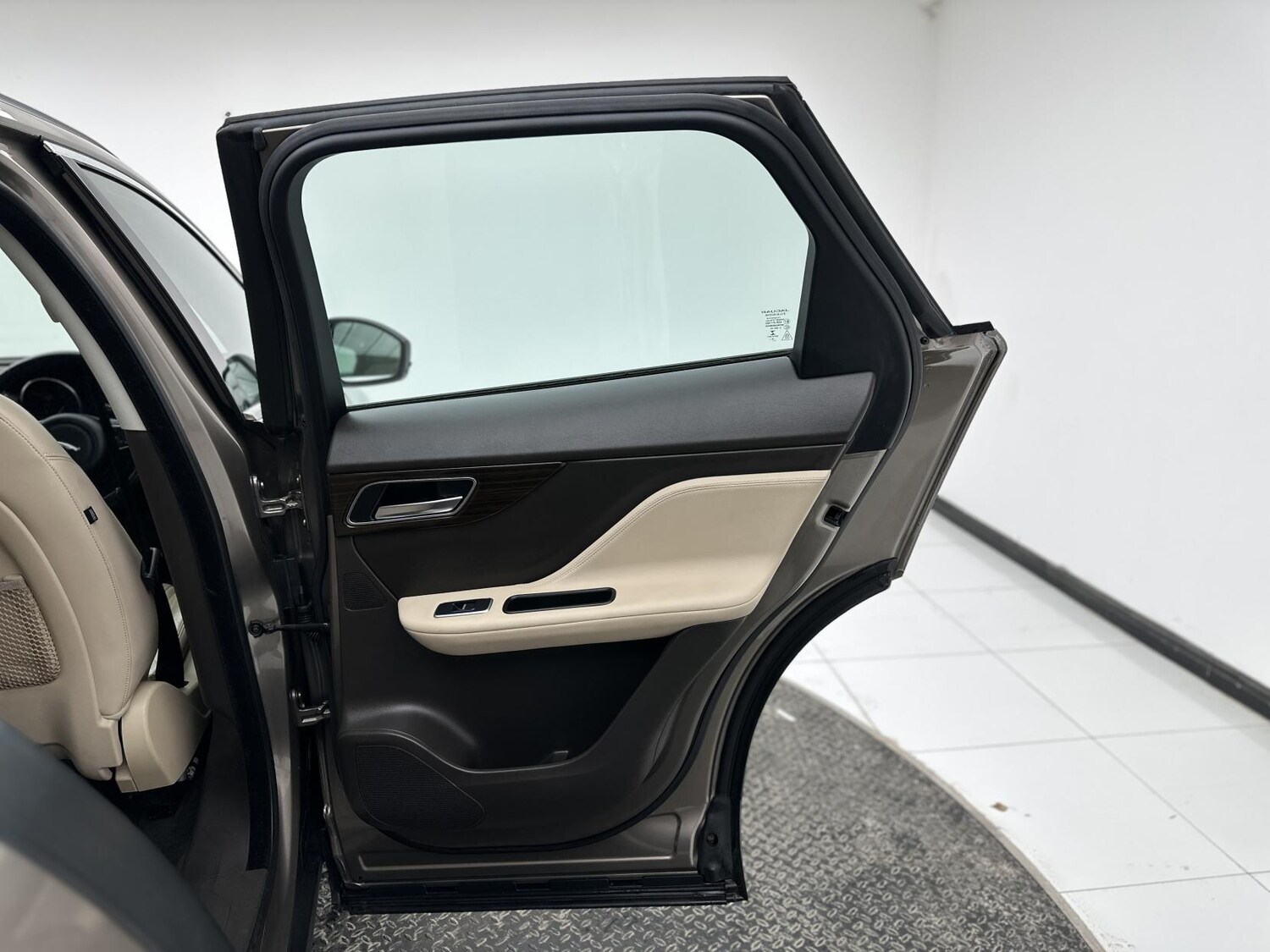 Used Jaguar F-Pace 2017 for sale - 77453773: Photo 22