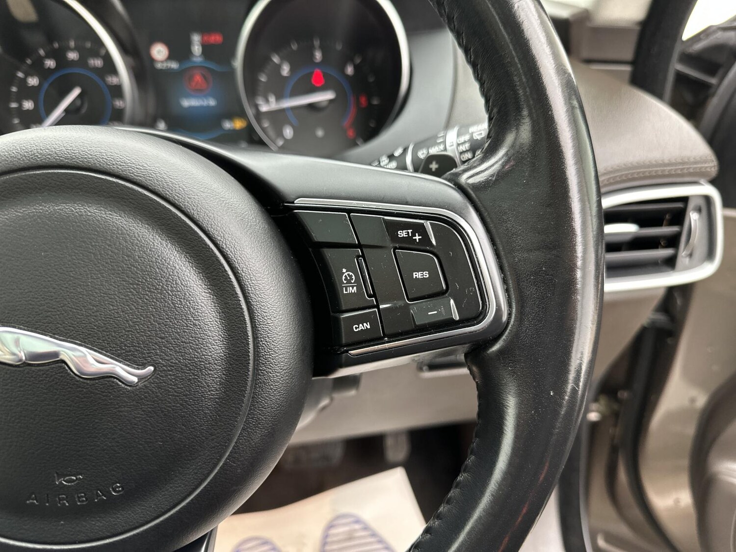 Used Jaguar F-Pace 2017 for sale - 77453773: Photo 45