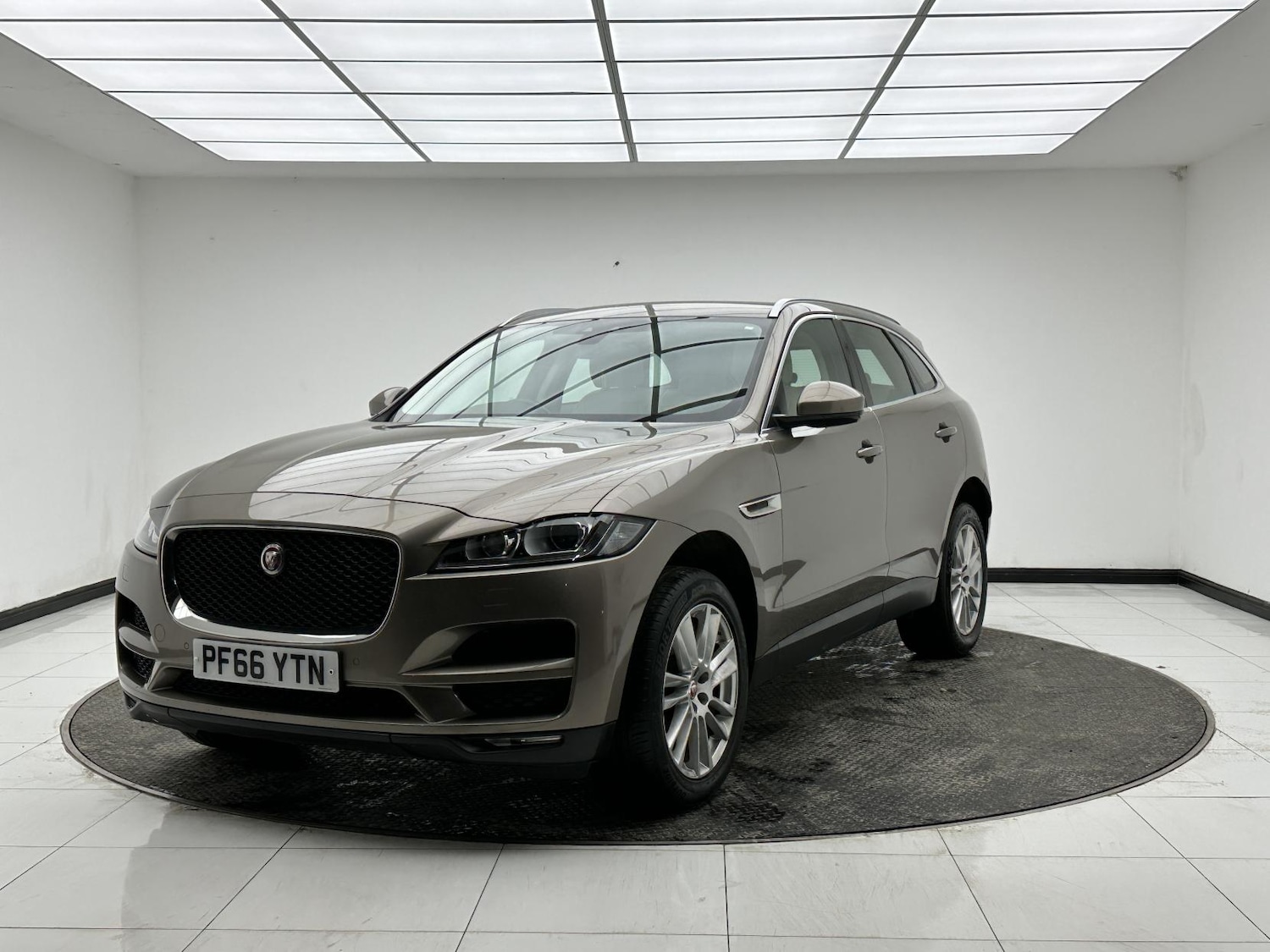 Used Jaguar F-Pace 2017 for sale - 77453773: Photo 5
