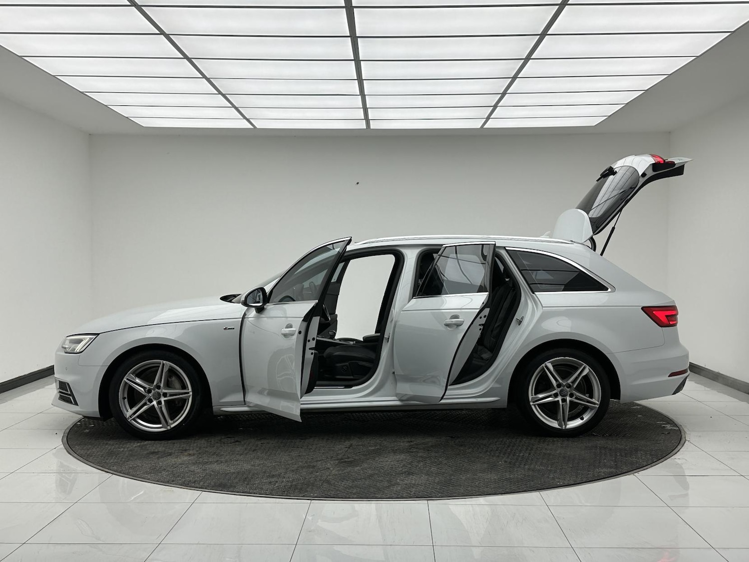 Used Audi A4 2017 for sale - 76933413: Photo 11