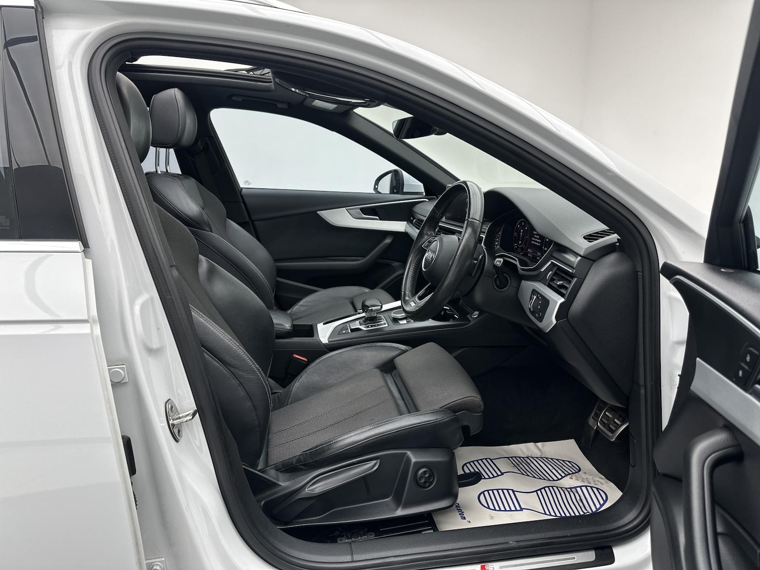 Used Audi A4 2017 for sale - 76933413: Photo 16