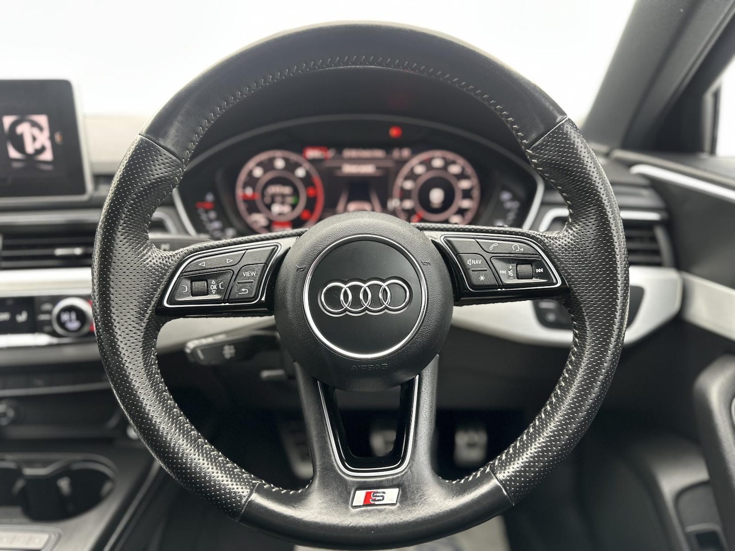 Used Audi A4 2017 for sale - 76933413: Photo 41