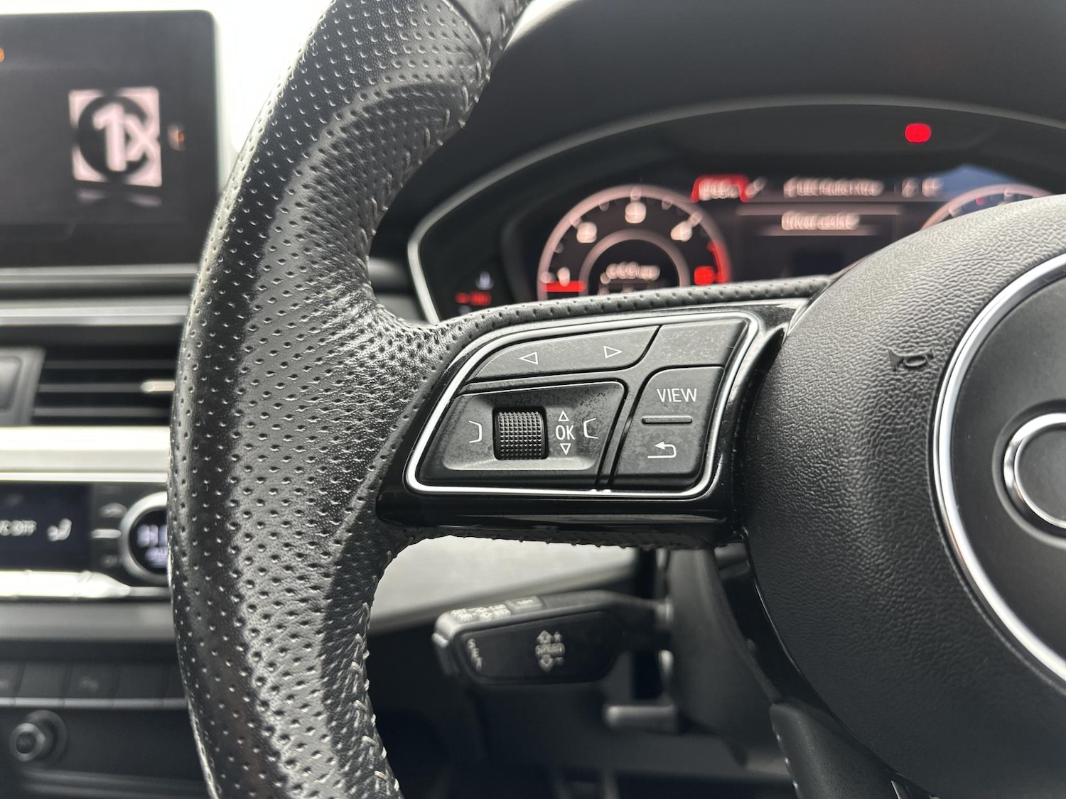 Used Audi A4 2017 for sale - 76933413: Photo 42