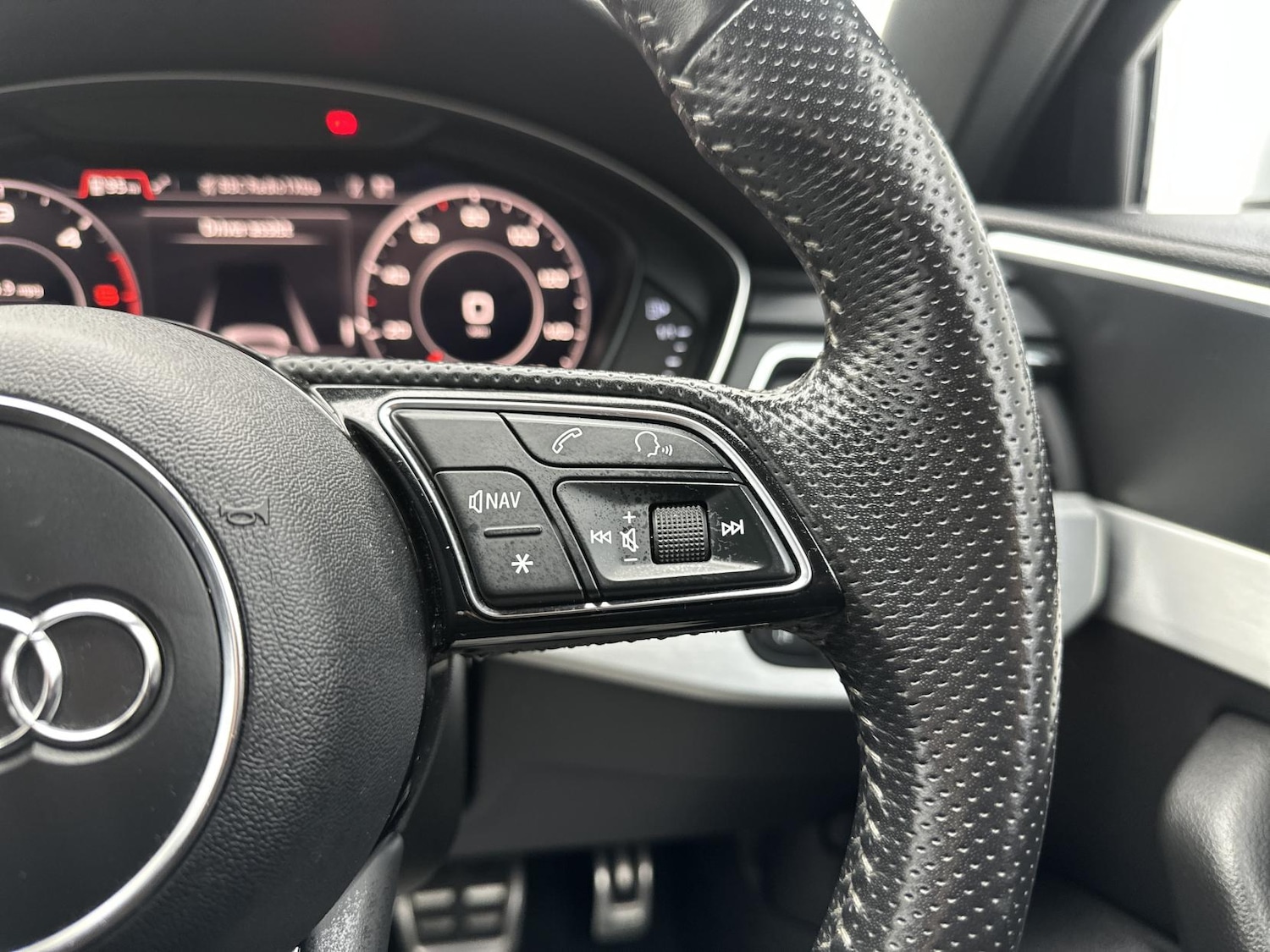 Used Audi A4 2017 for sale - 76933413: Photo 43