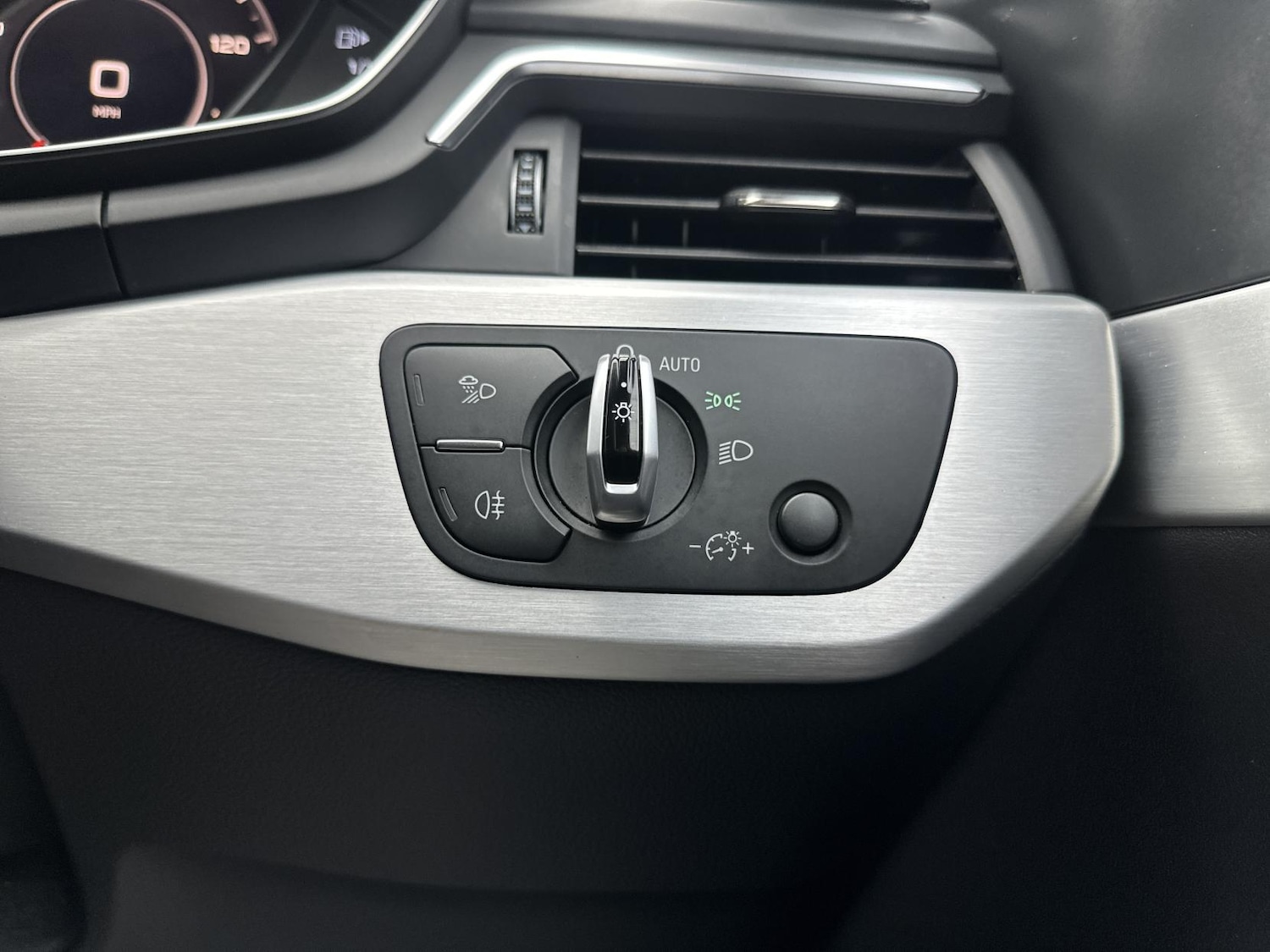 Used Audi A4 2017 for sale - 76933413: Photo 46