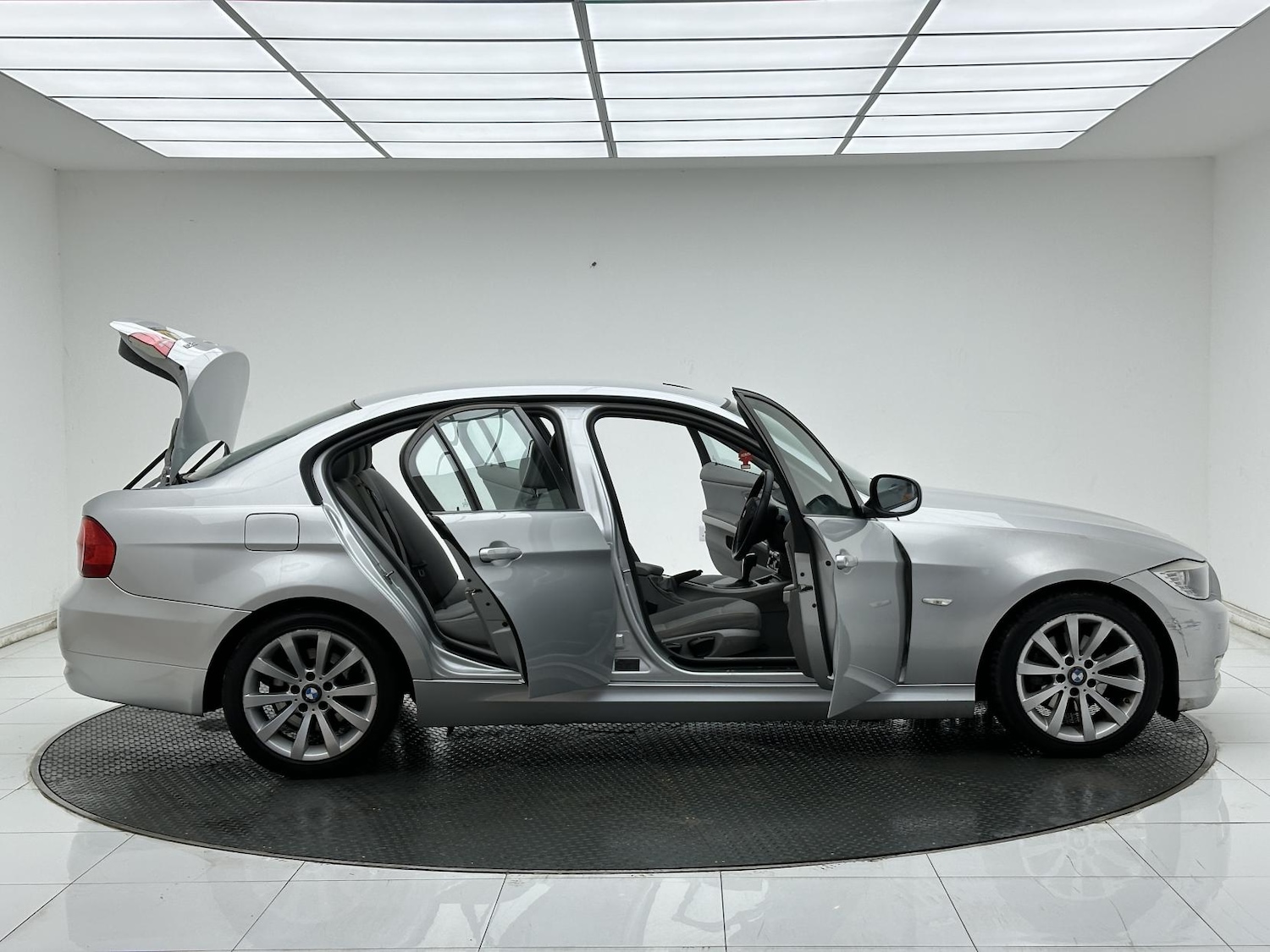 Used BMW 3 Series 2009 for sale - 76864290: Photo 12