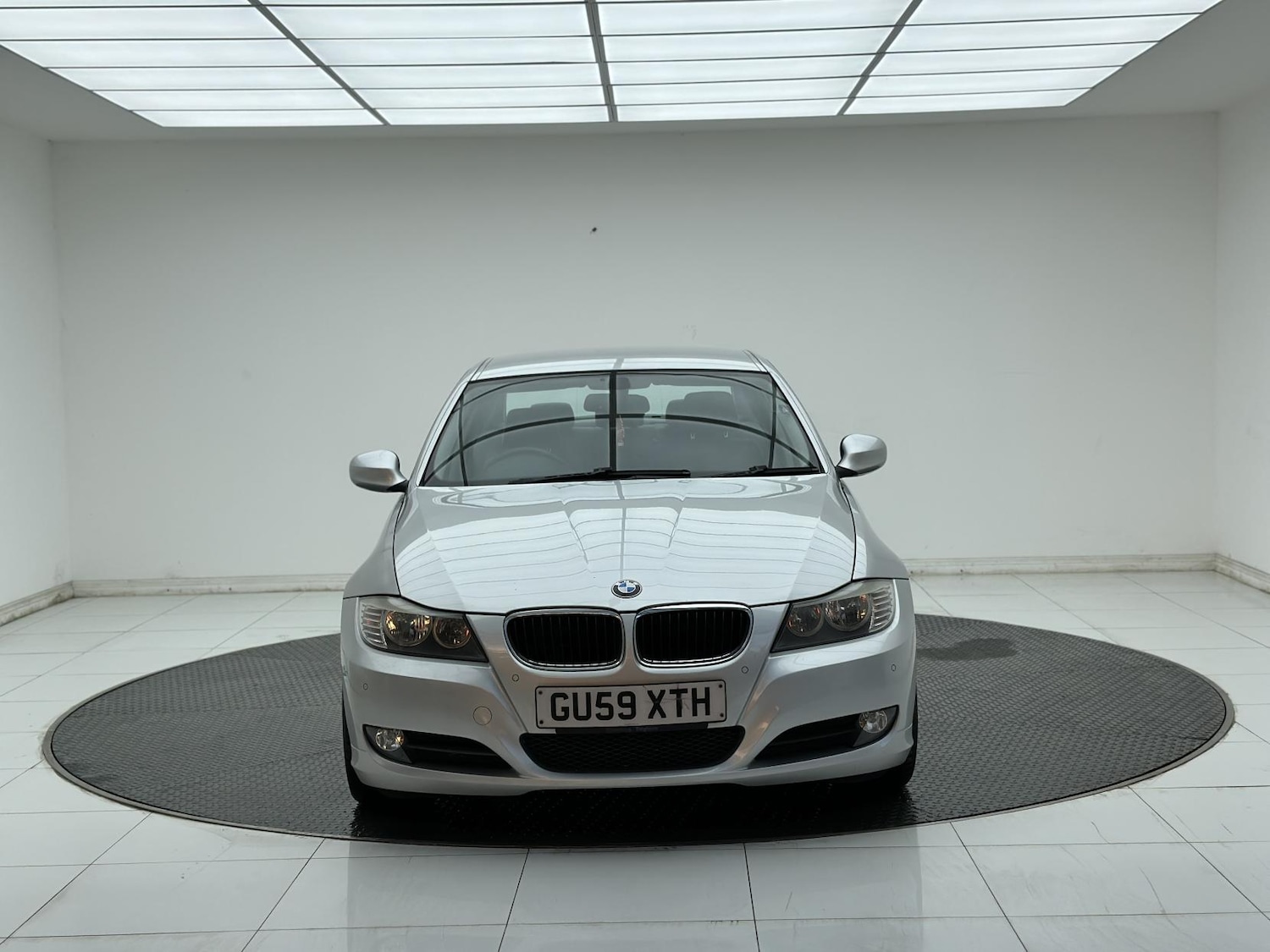 Used BMW 3 Series 2009 for sale - 76864290: Photo 2