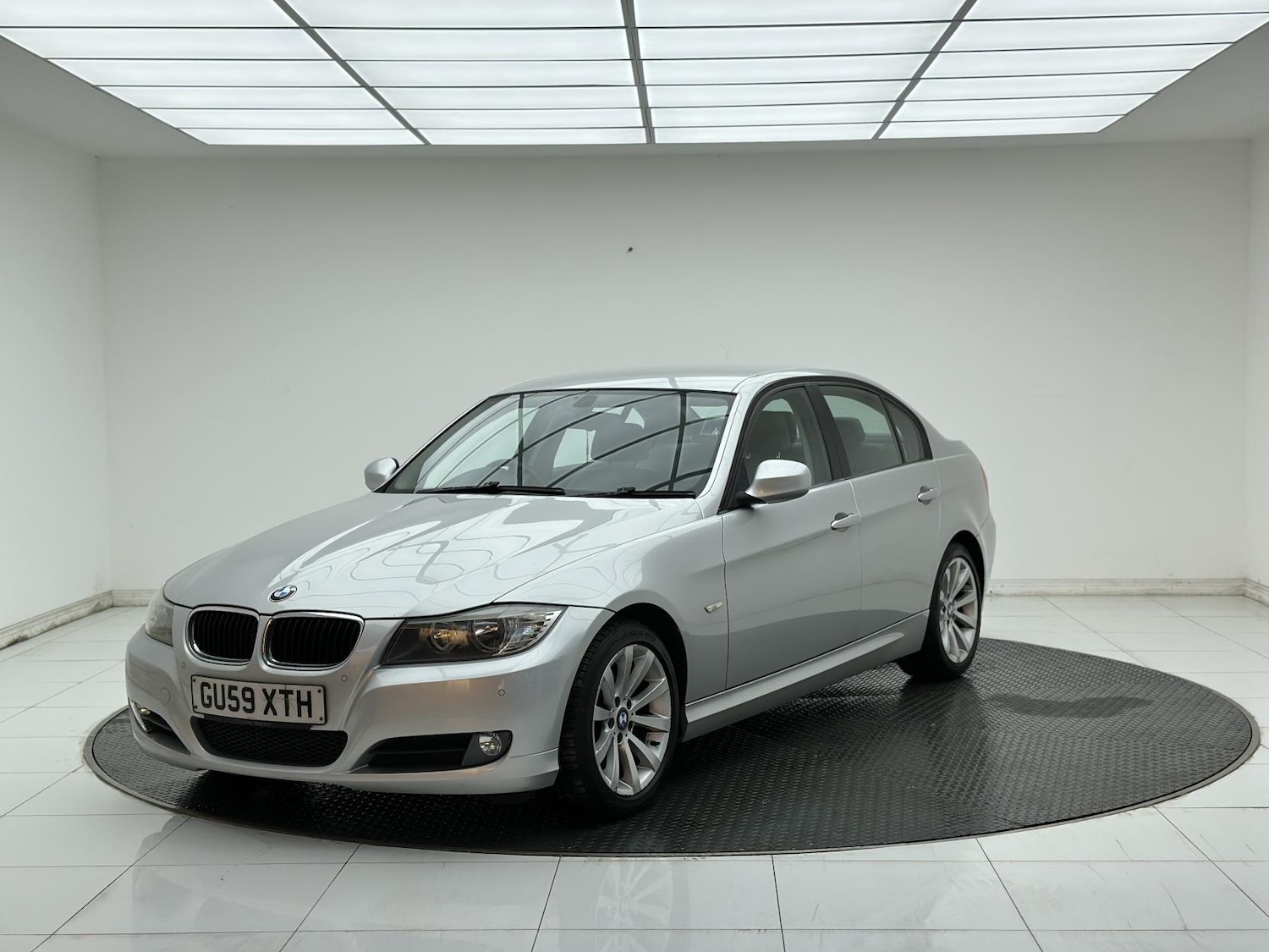 Used BMW 3 Series 2009 for sale - 76864290: Photo 3