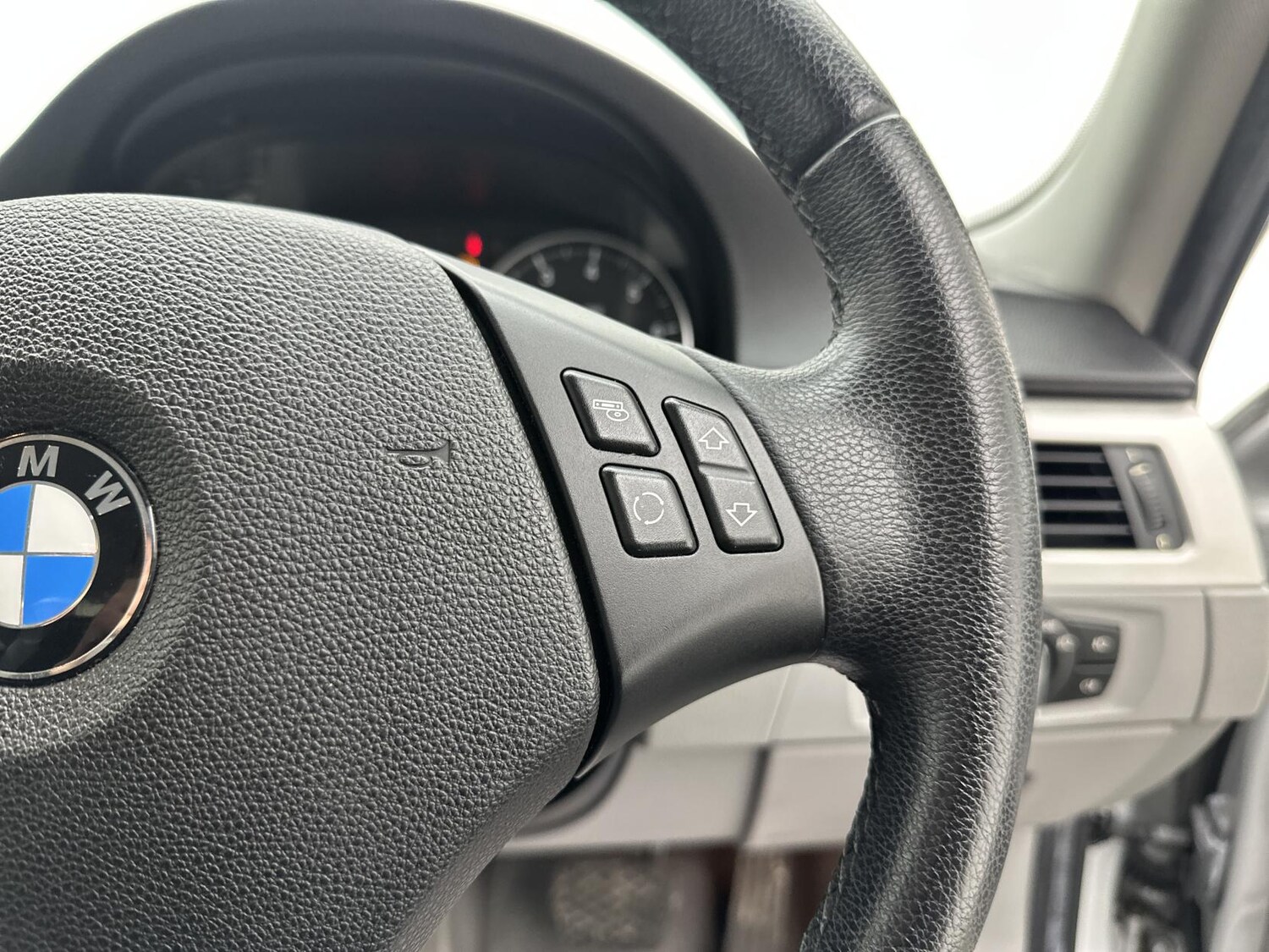 Used BMW 3 Series 2009 for sale - 76864290: Photo 44