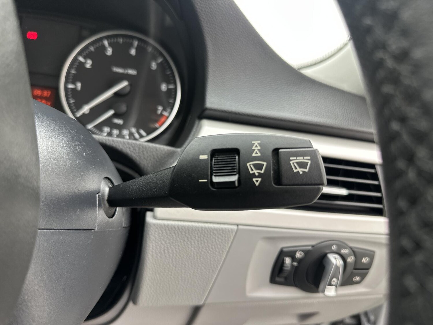 Used BMW 3 Series 2009 for sale - 76864290: Photo 46