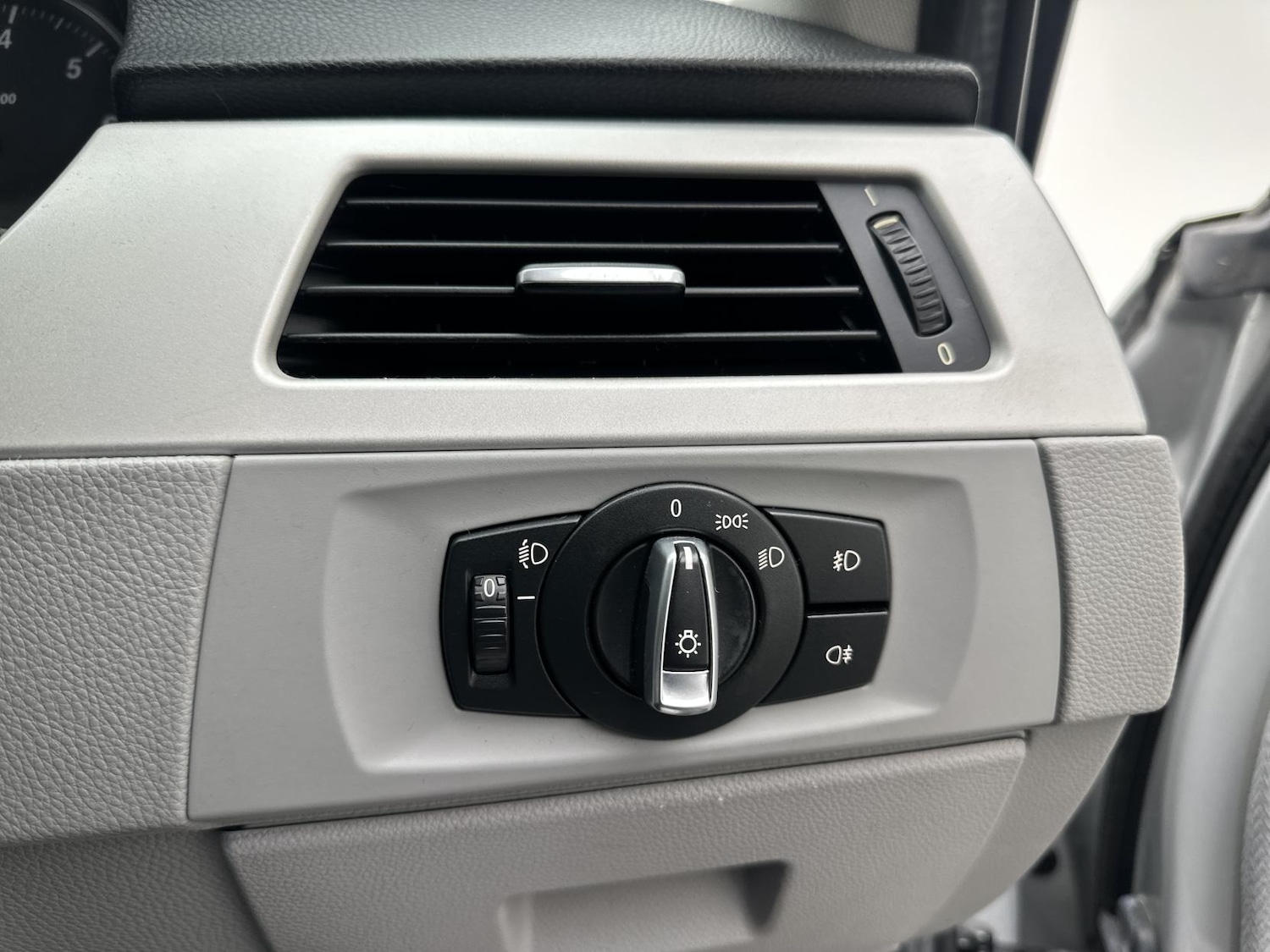 Used BMW 3 Series 2009 for sale - 76864290: Photo 49