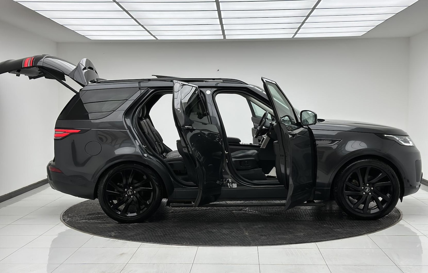 Used Land Rover Discovery 2018 for sale - 77052304: Photo 14