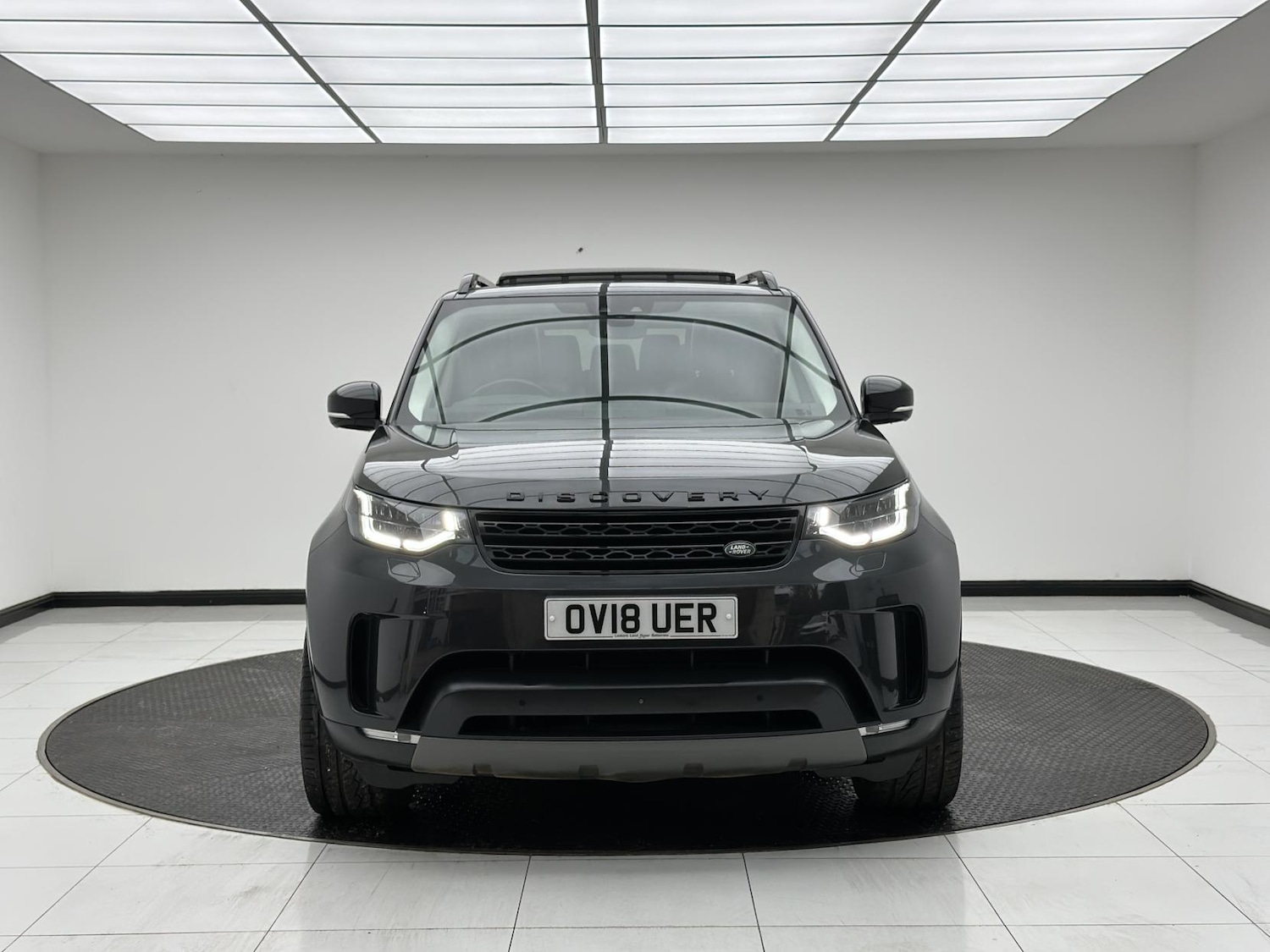 Used Land Rover Discovery 2018 for sale - 77052304: Photo 2