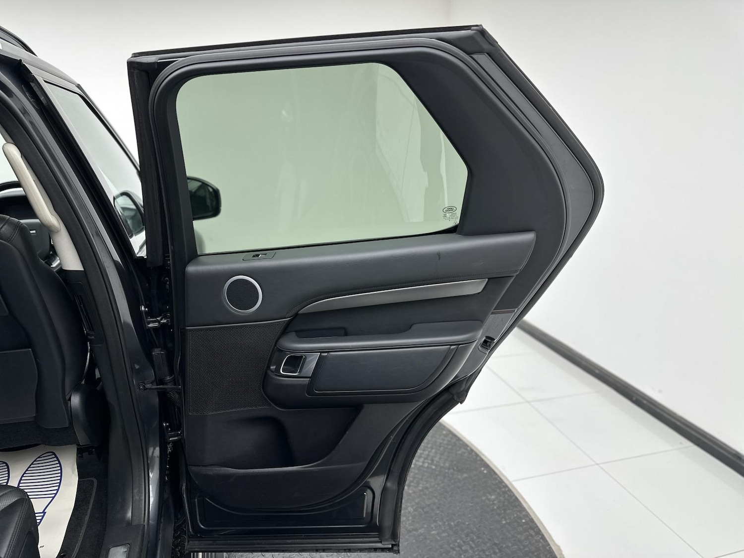 Used Land Rover Discovery 2018 for sale - 77052304: Photo 22