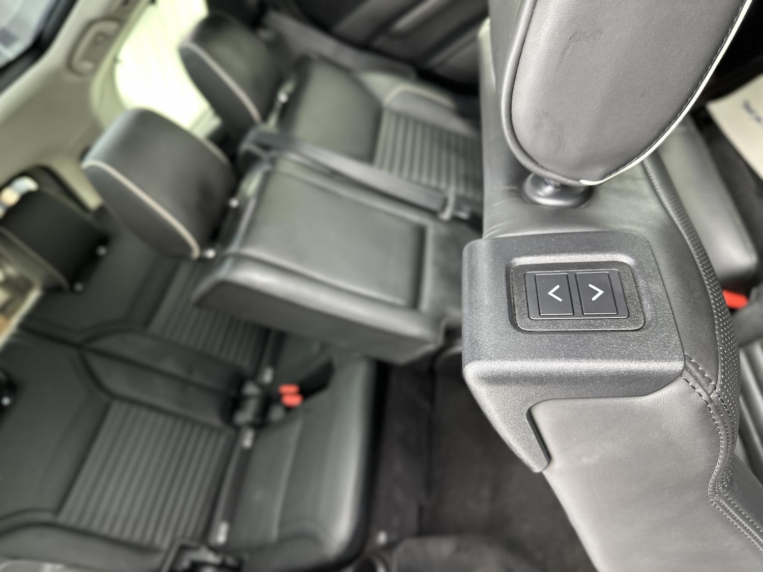 Used Land Rover Discovery 2018 for sale - 77052304: Photo 30