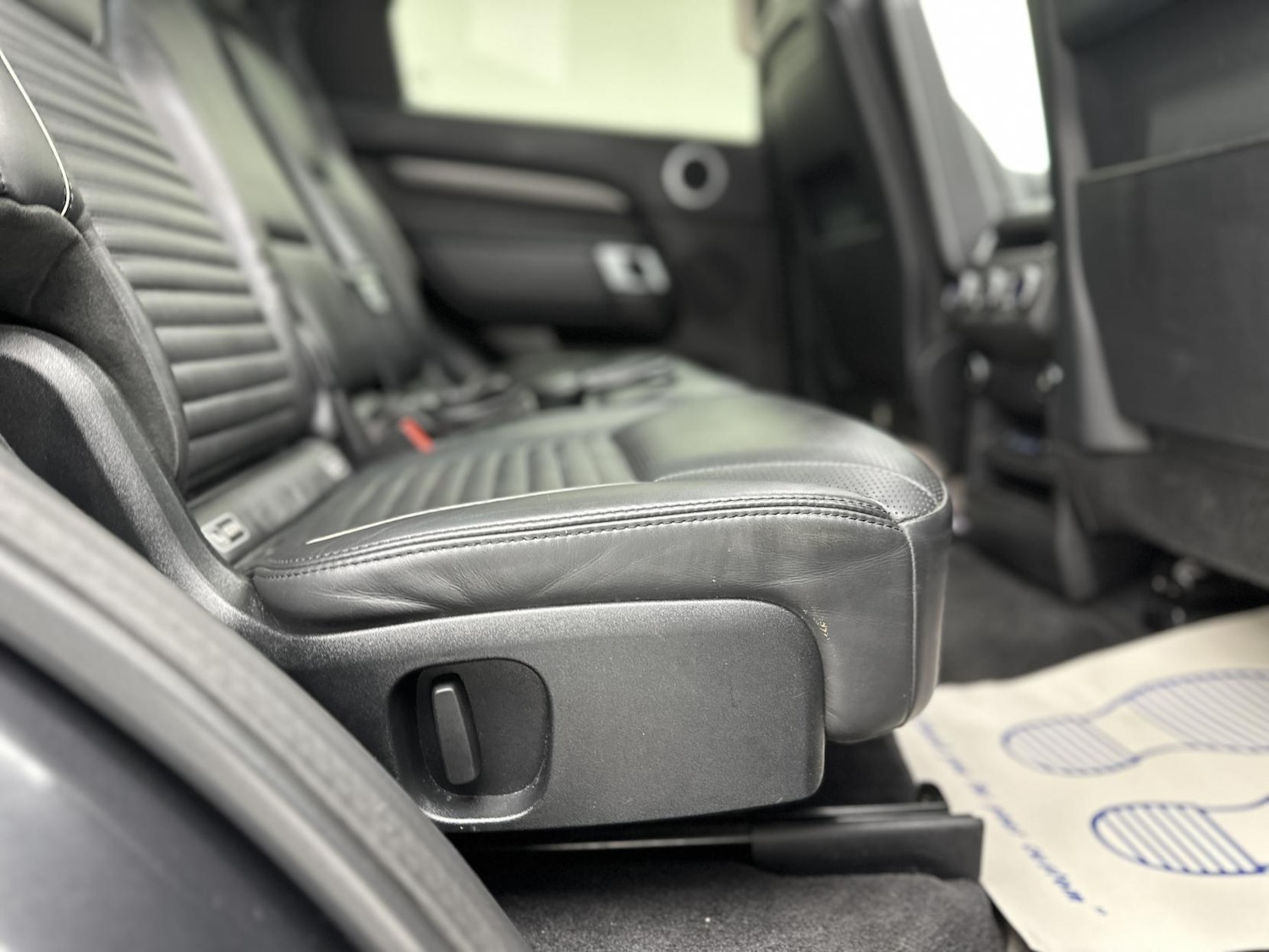 Used Land Rover Discovery 2018 for sale - 77052304: Photo 48