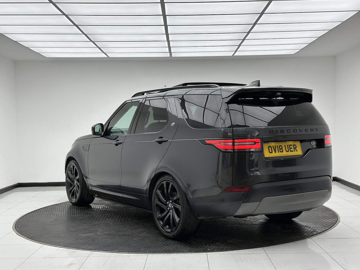 Used Land Rover Discovery 2018 for sale - 77052304: Photo 5