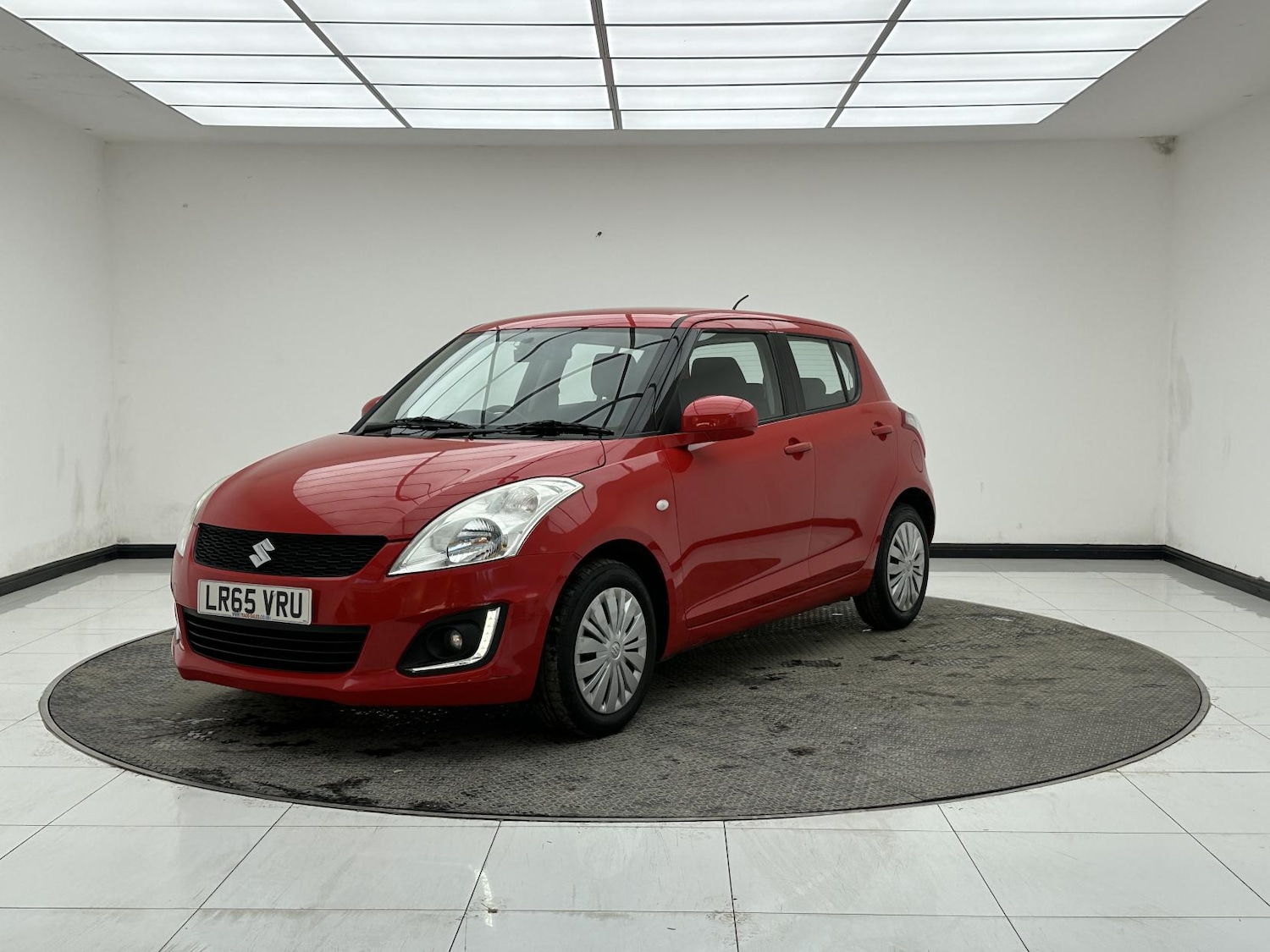 Used Suzuki Swift 2015 for sale - 77969068: Photo 3