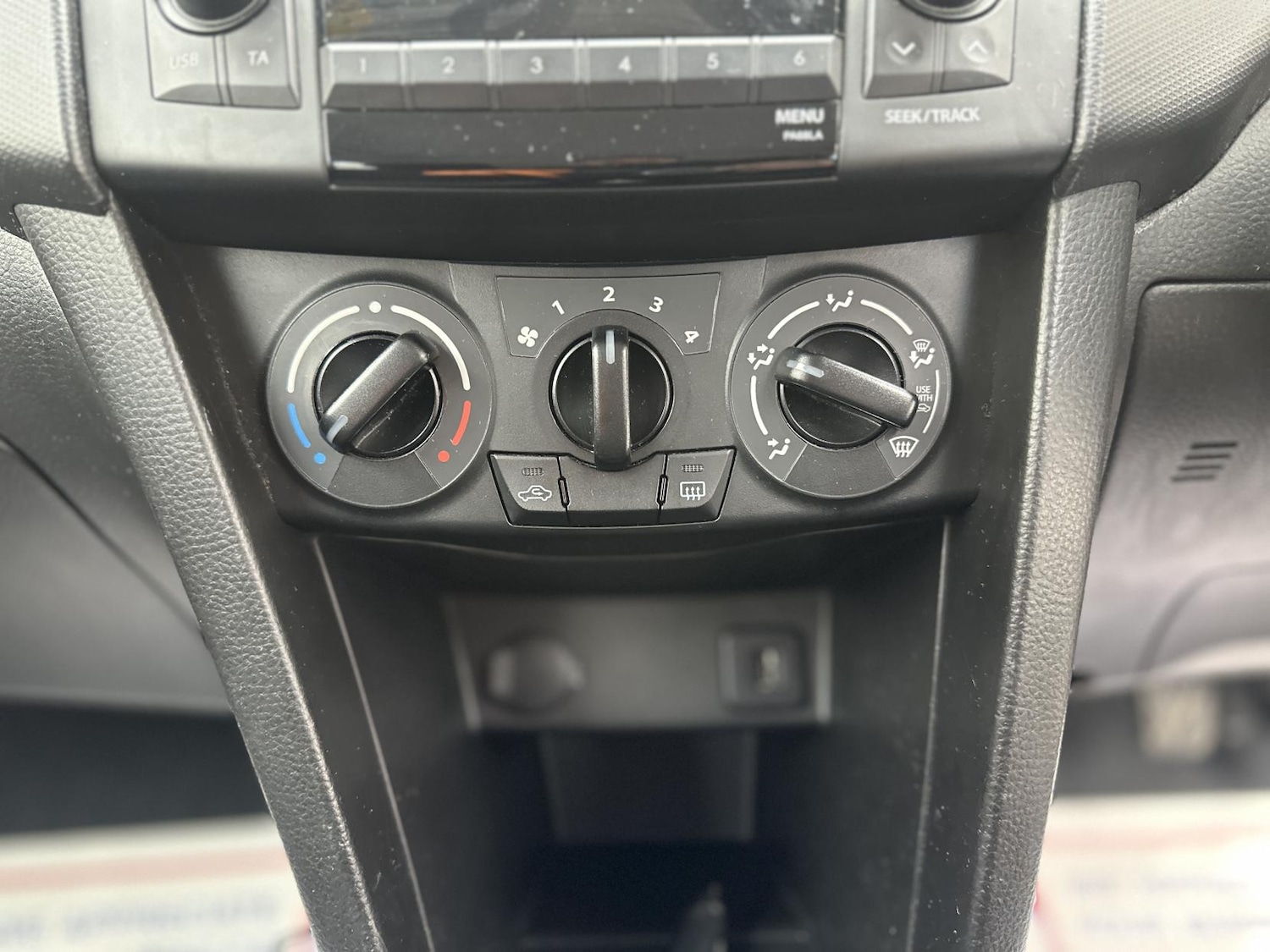 Used Suzuki Swift 2015 for sale - 77969068: Photo 31