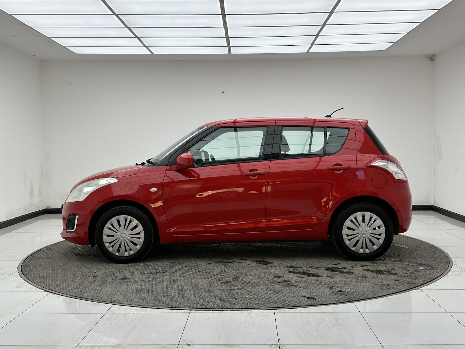 Used Suzuki Swift 2015 for sale - 77969068: Photo 4