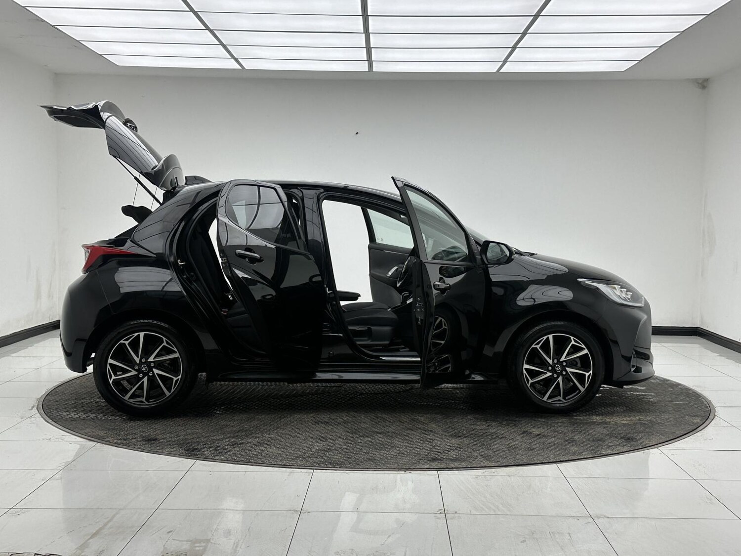 Used Toyota Yaris 2022 for sale - 78152946: Photo 11