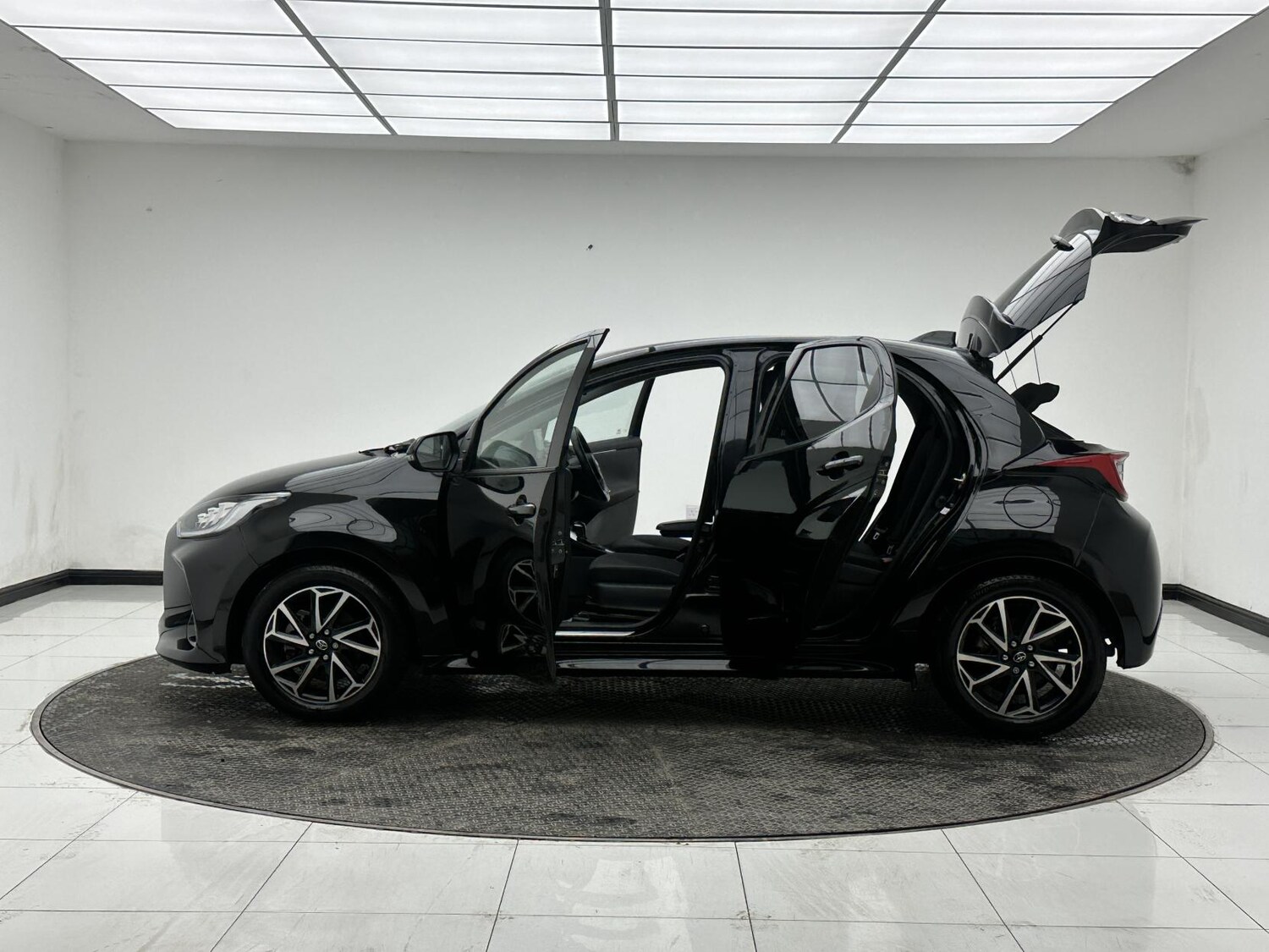 Used Toyota Yaris 2022 for sale - 78152946: Photo 12