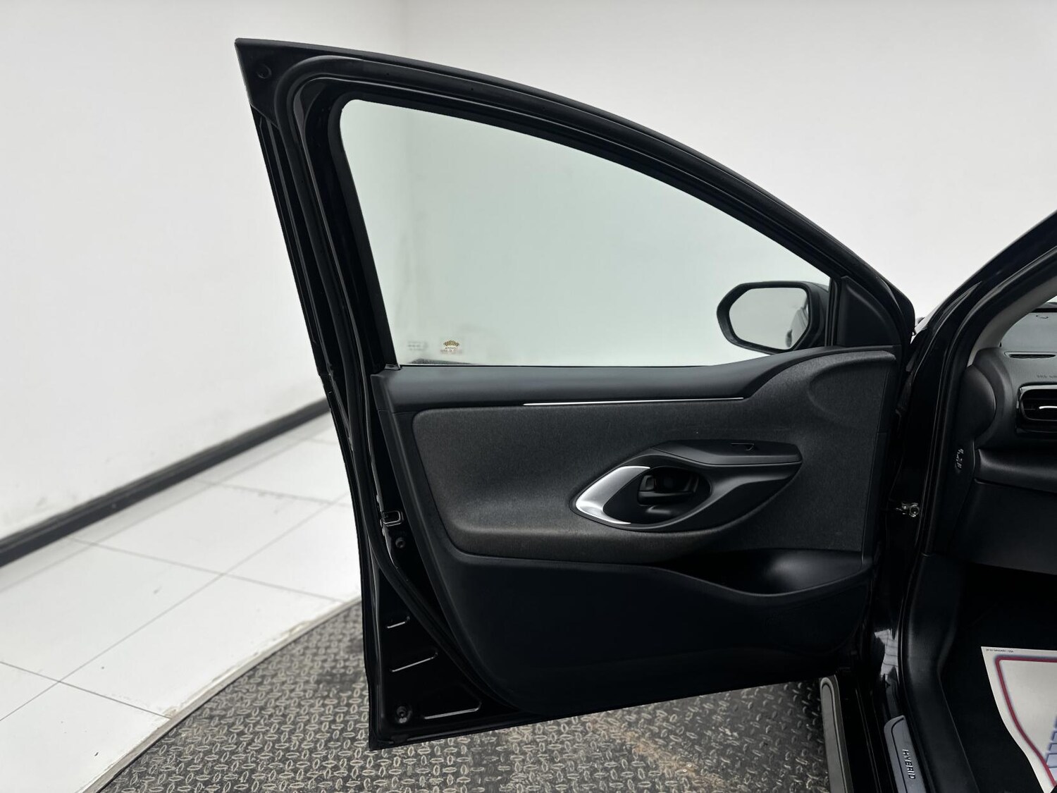 Used Toyota Yaris 2022 for sale - 78152946: Photo 32