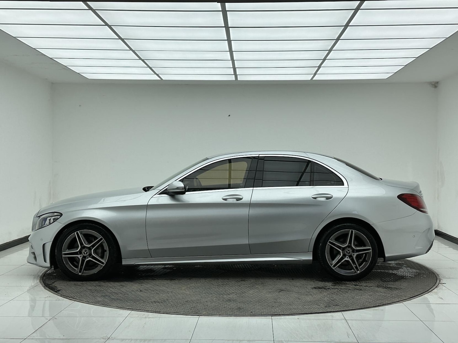 Used Mercedes-Benz C Class 2019 for sale - 78057297: Photo 4