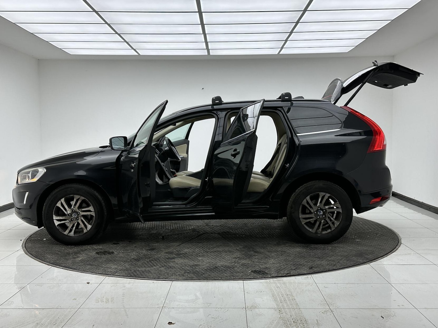 Used Volvo XC60 2014 for sale - 77063571: Photo 11