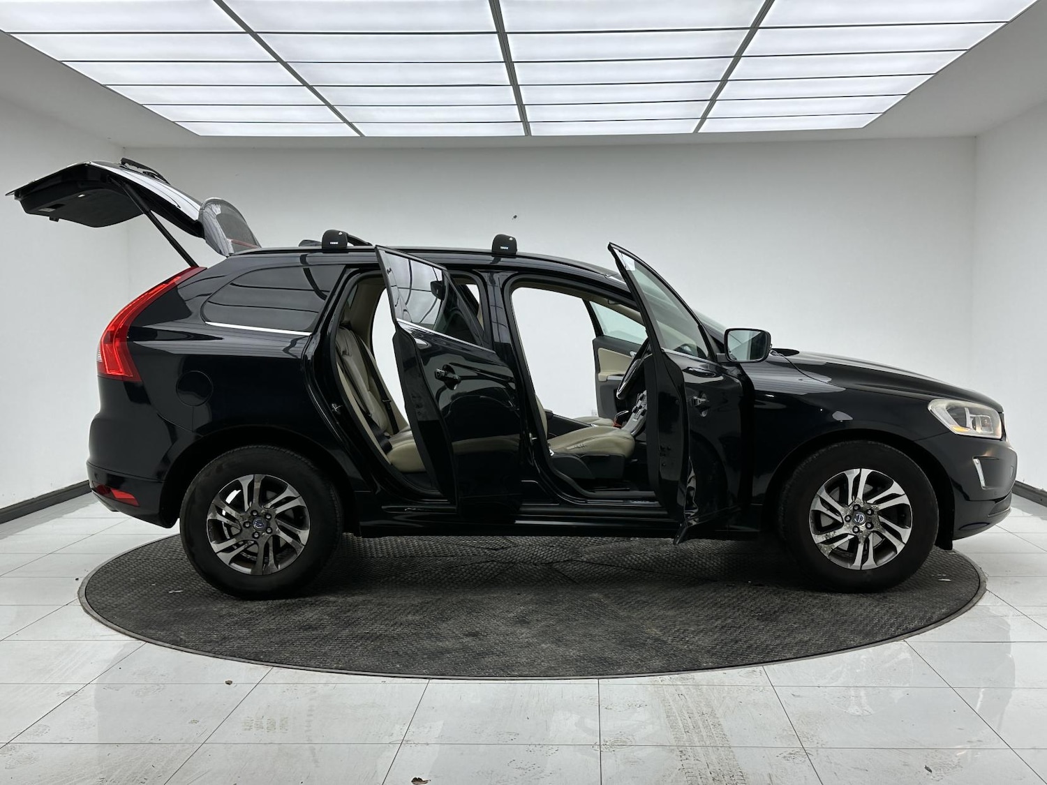 Used Volvo XC60 2014 for sale - 77063571: Photo 14