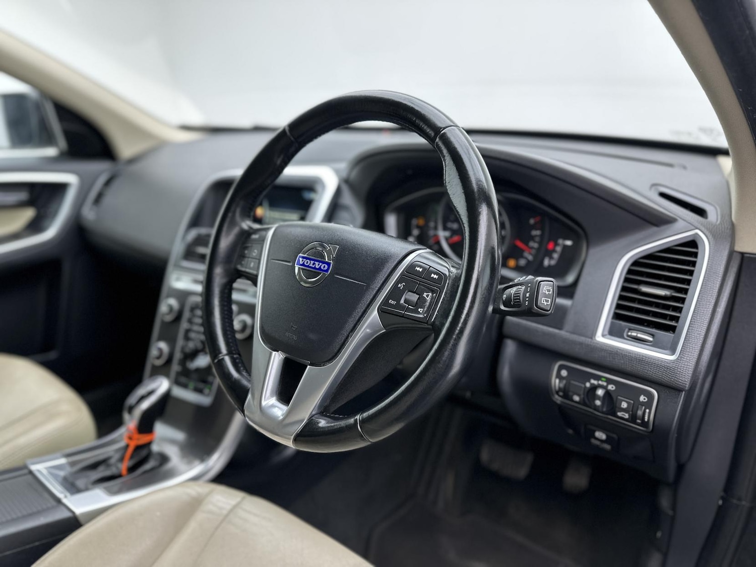 Used Volvo XC60 2014 for sale - 77063571: Photo 15