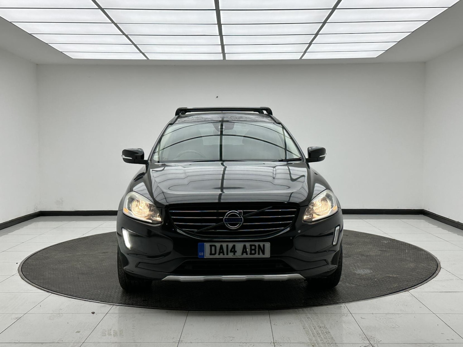 Used Volvo XC60 2014 for sale - 77063571: Photo 2