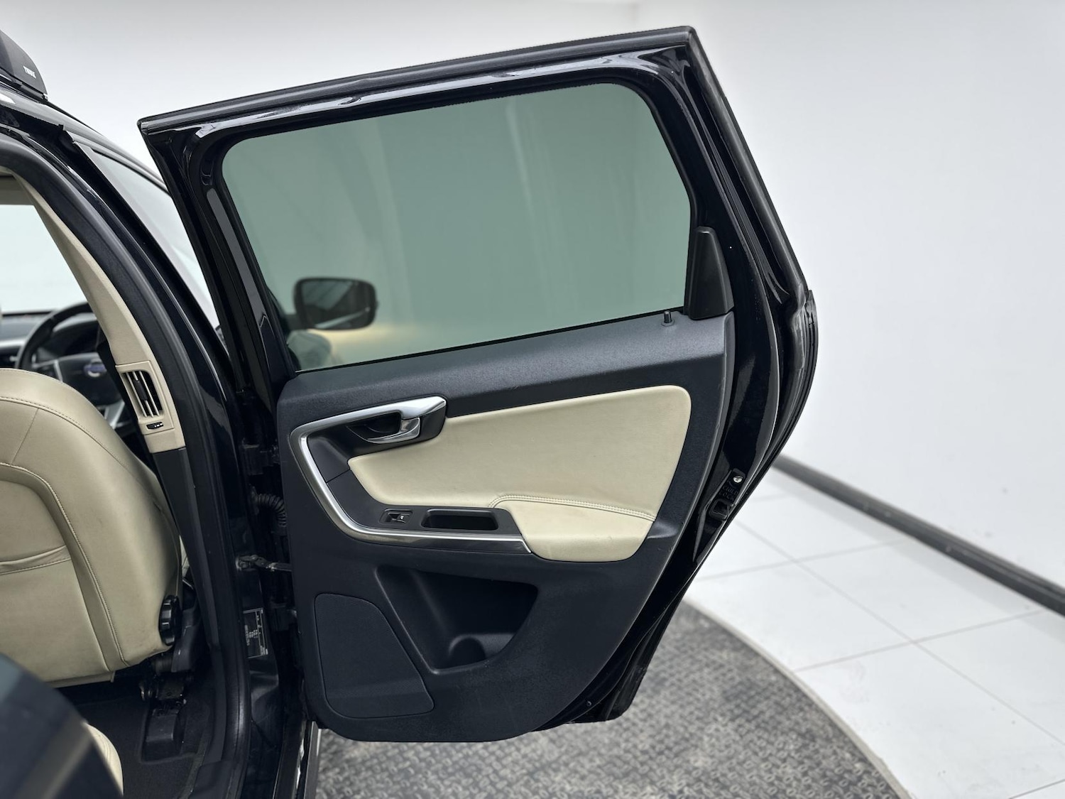 Used Volvo XC60 2014 for sale - 77063571: Photo 20