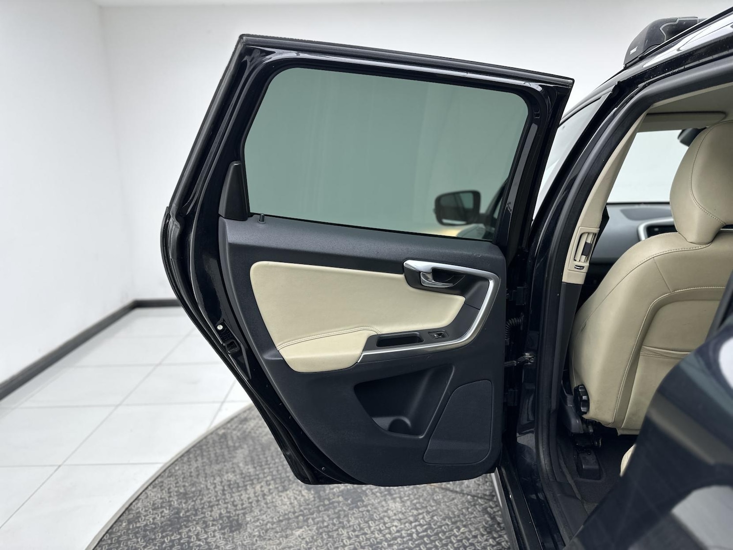 Used Volvo XC60 2014 for sale - 77063571: Photo 23